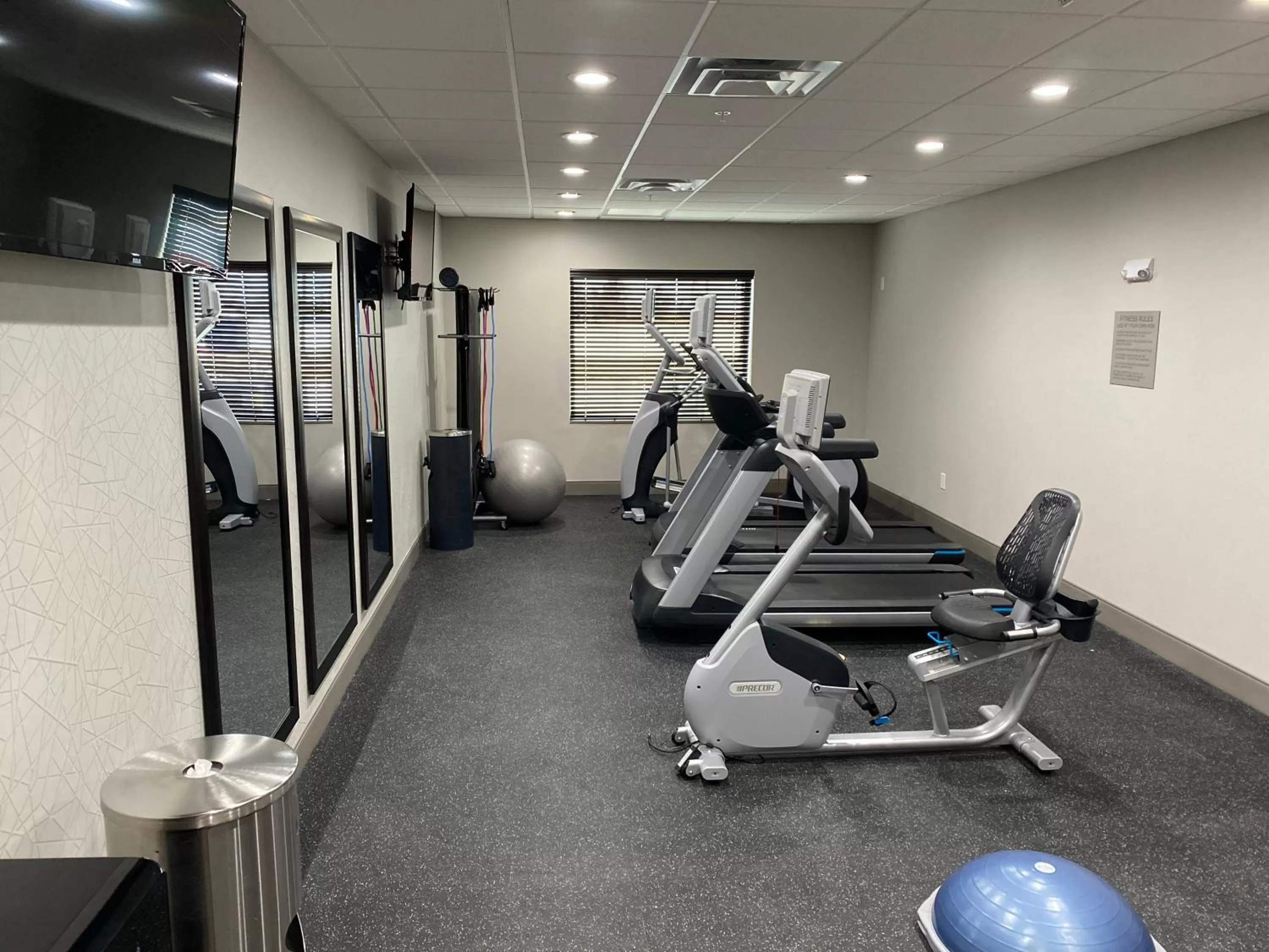 Fitness centre/facilities in Country Inn & Suites by Radisson, Oklahoma City - Bricktown, OK