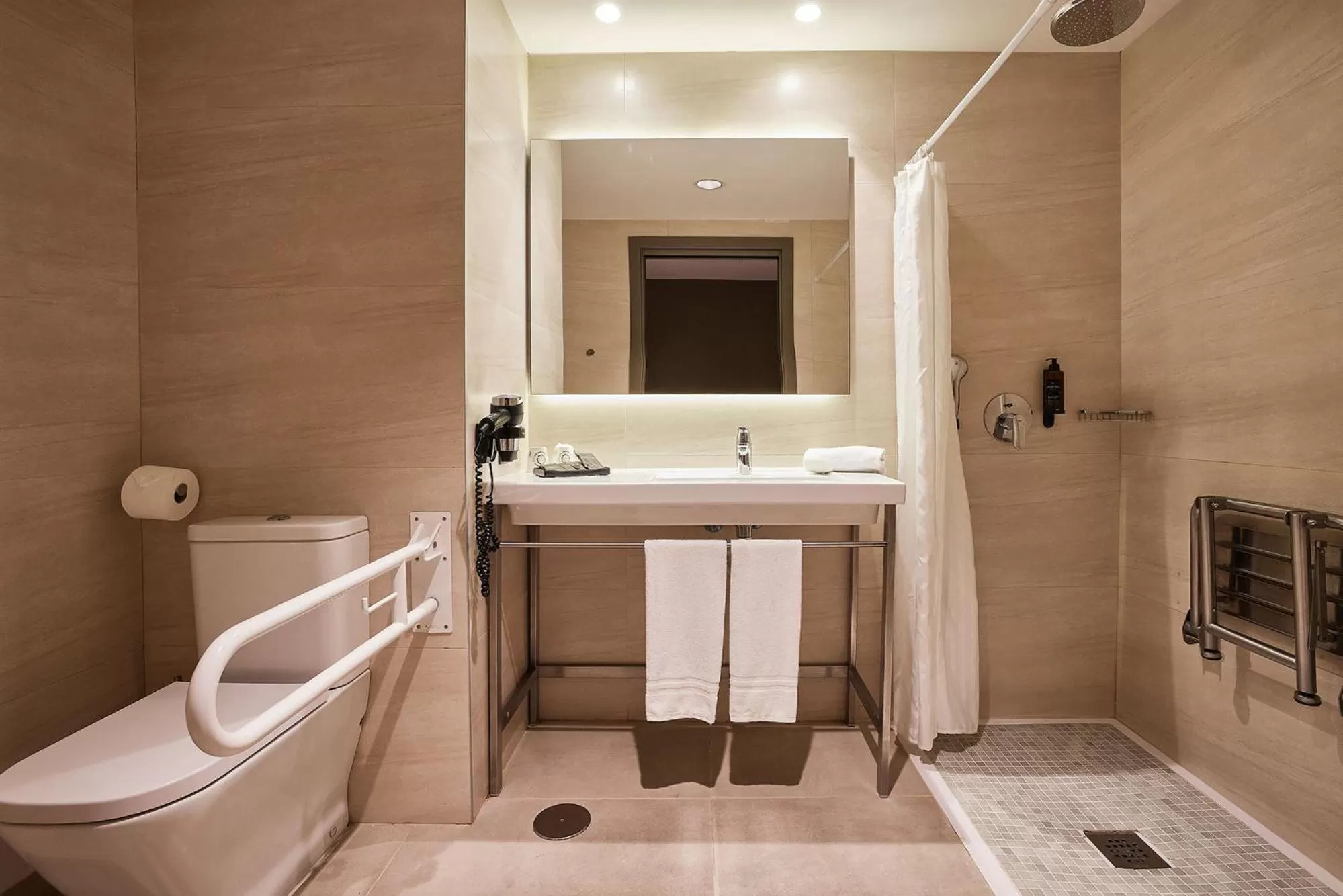 Bathroom in Hotel Bristol 4 Sup