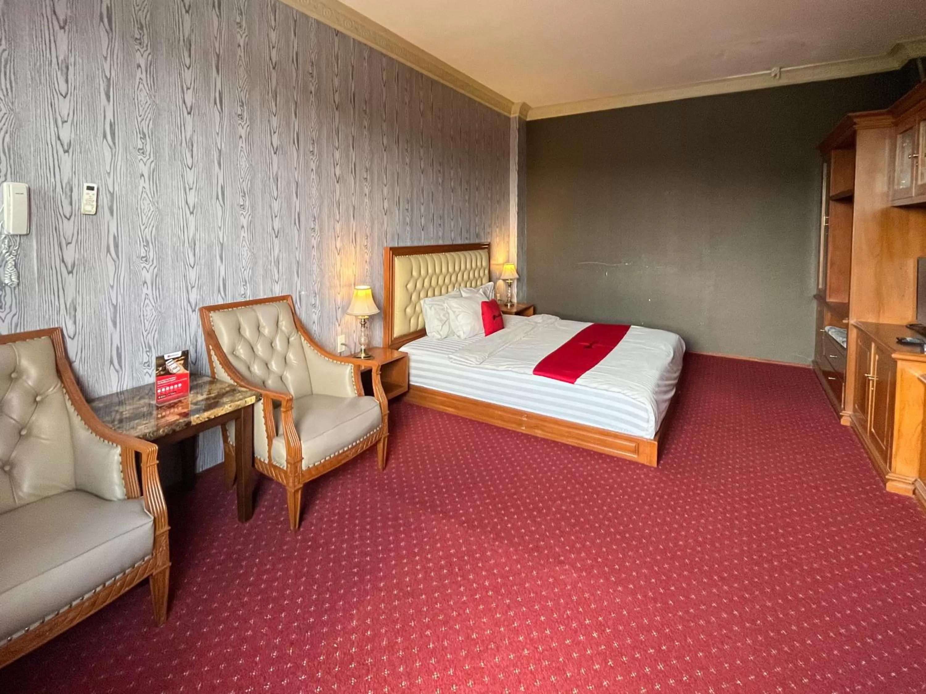 Bedroom, Bed in RedDoorz Premium Syariah at Mutiara Hijau Suites Medan