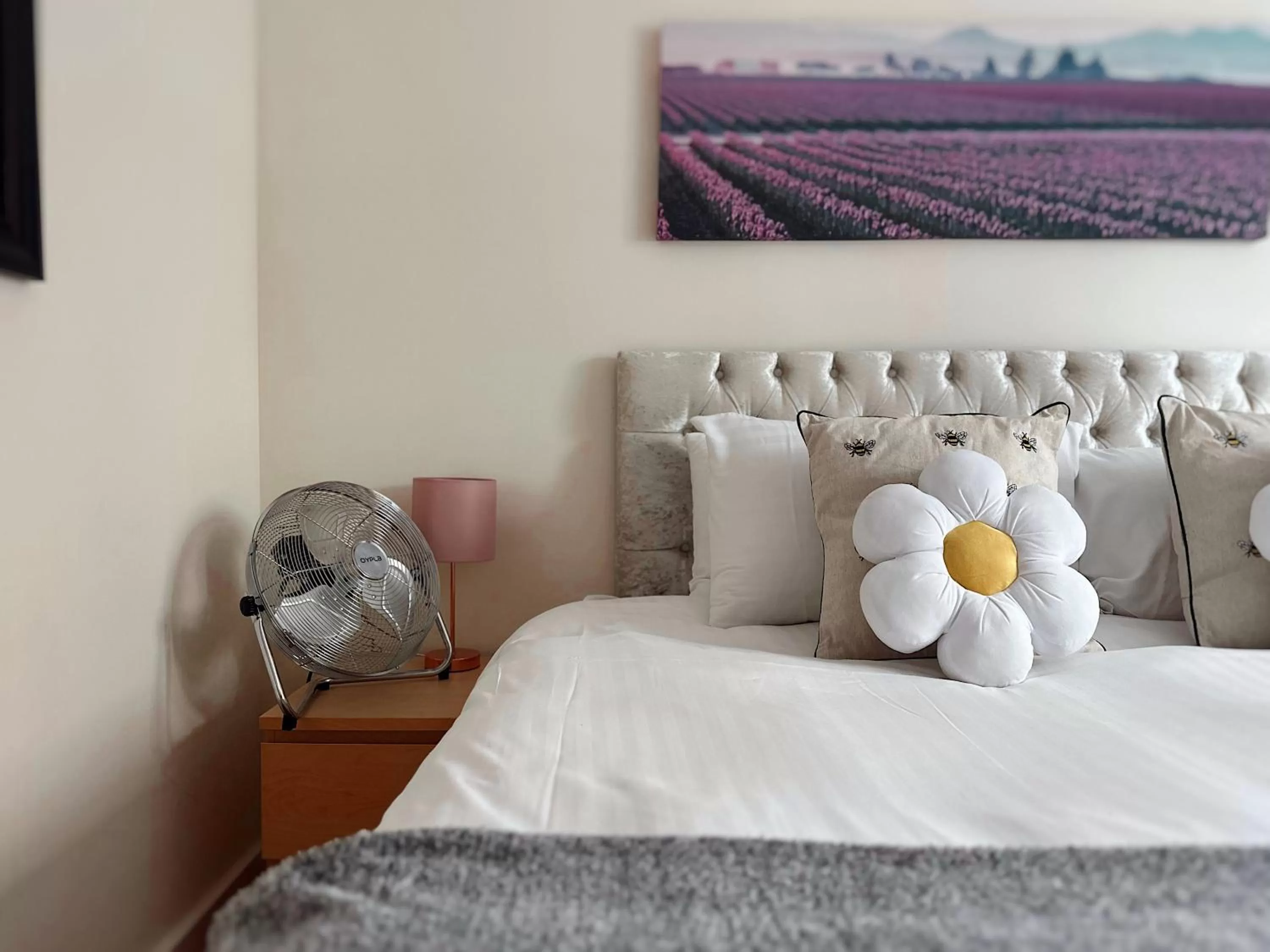 Bed in Canary Wharf - Luxury Apartments