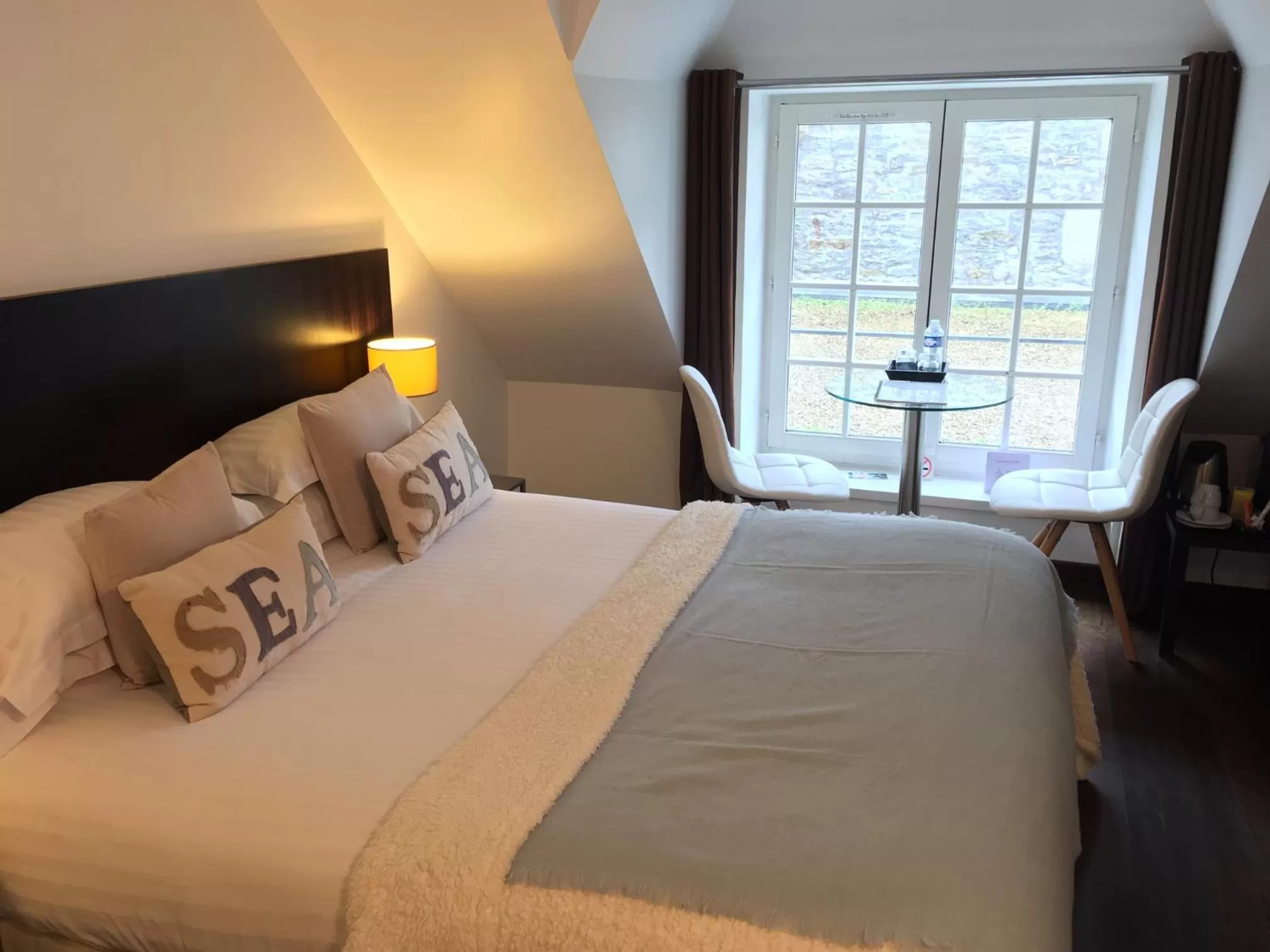 Bed in Hotel Le Temps De Vivre