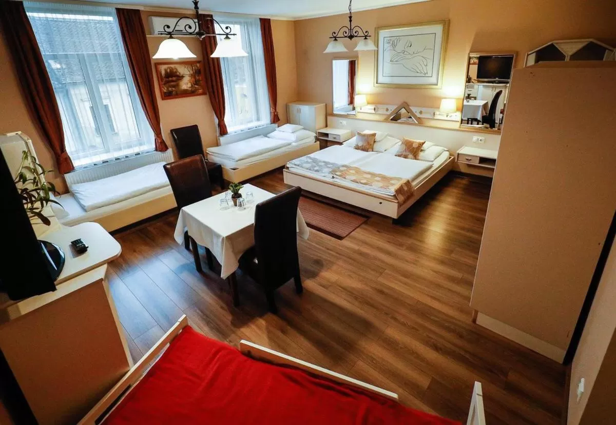 Bed in Gőzmalom Étterem és Panzió