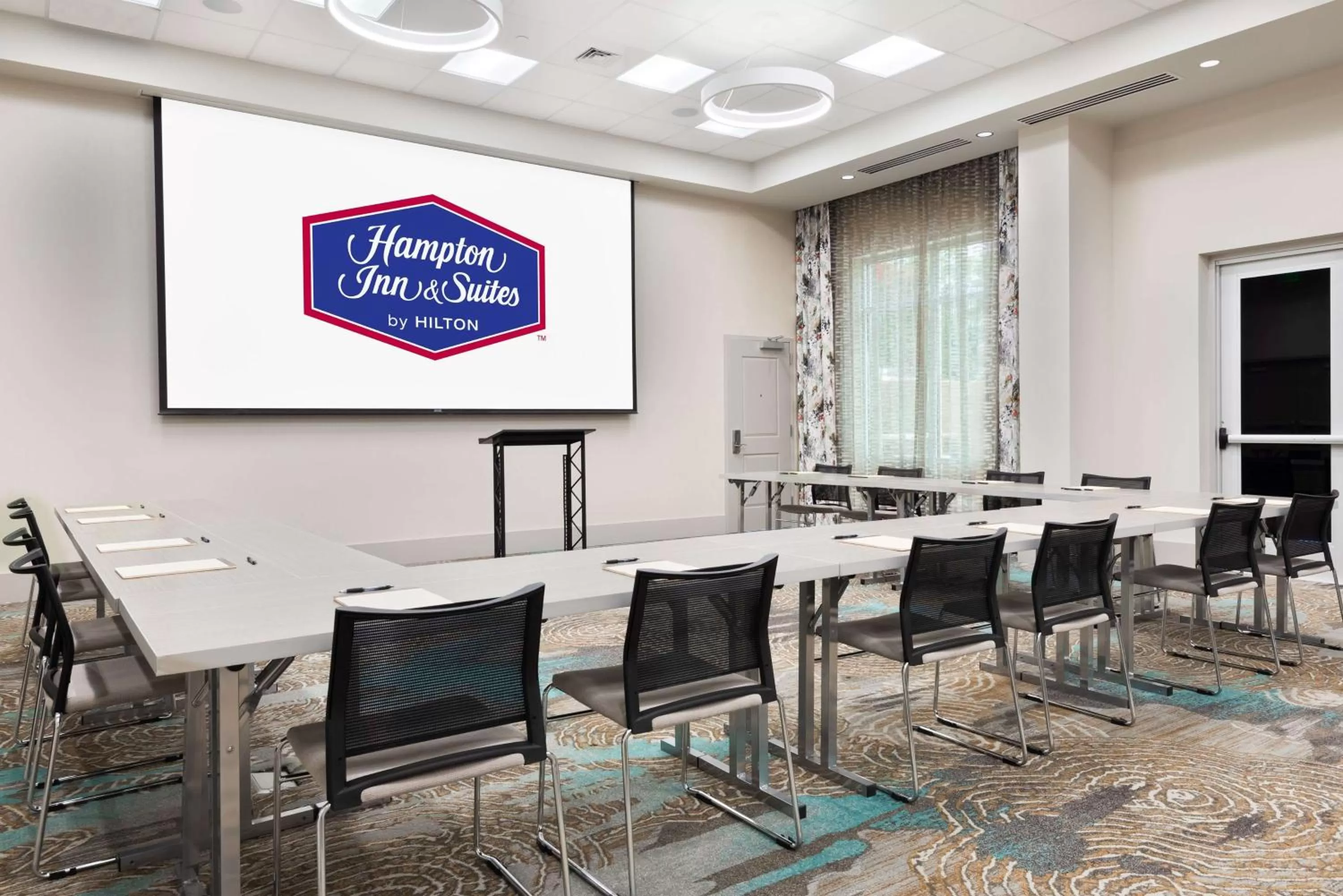 Meeting/conference room in Hampton Inn & Suites Atlanta Buckhead Place