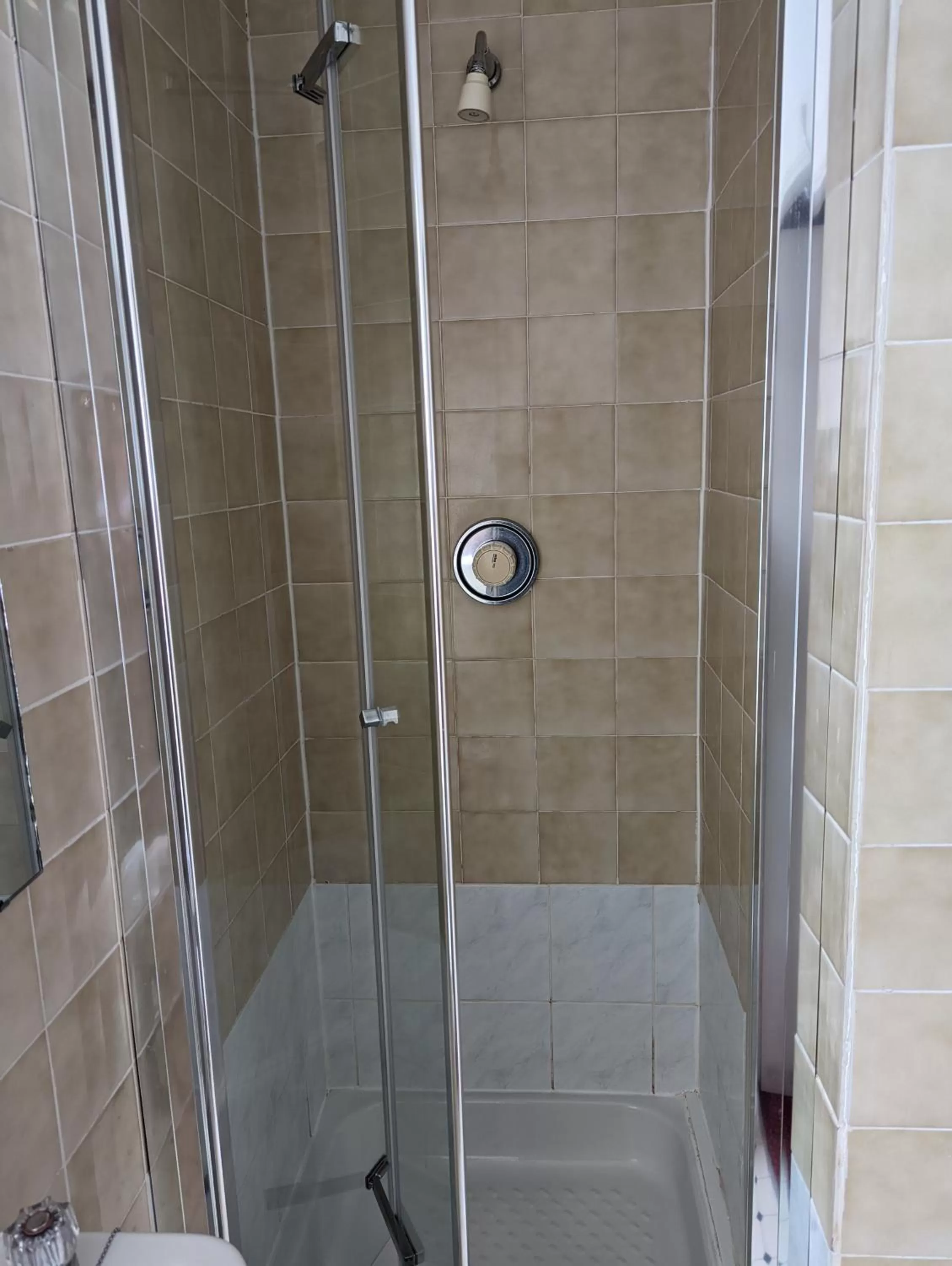 Shower in Suncliff Hotel - OCEANA COLLECTION