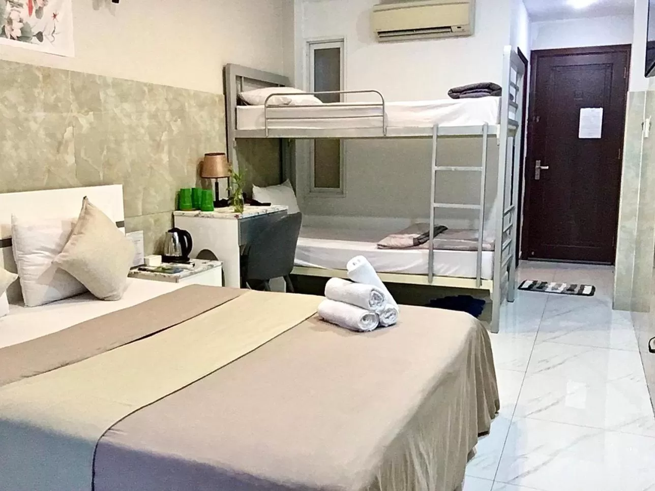 Bed in SaiGon CoZy Hotel "241 Pham Ngu Lao Street''