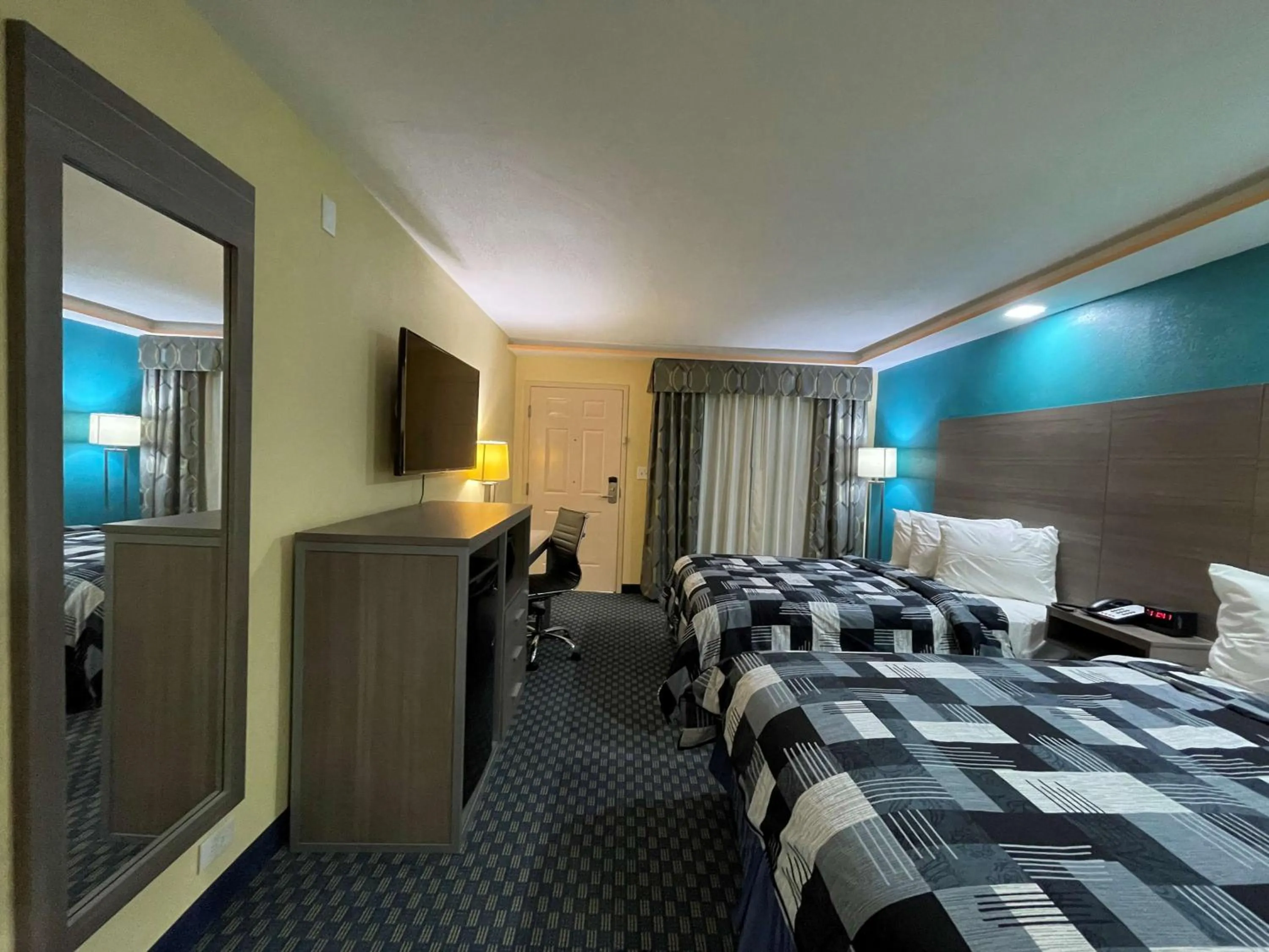 Photo of the whole room, Bed in SureStay Plus Hotel by Best Western Odessa