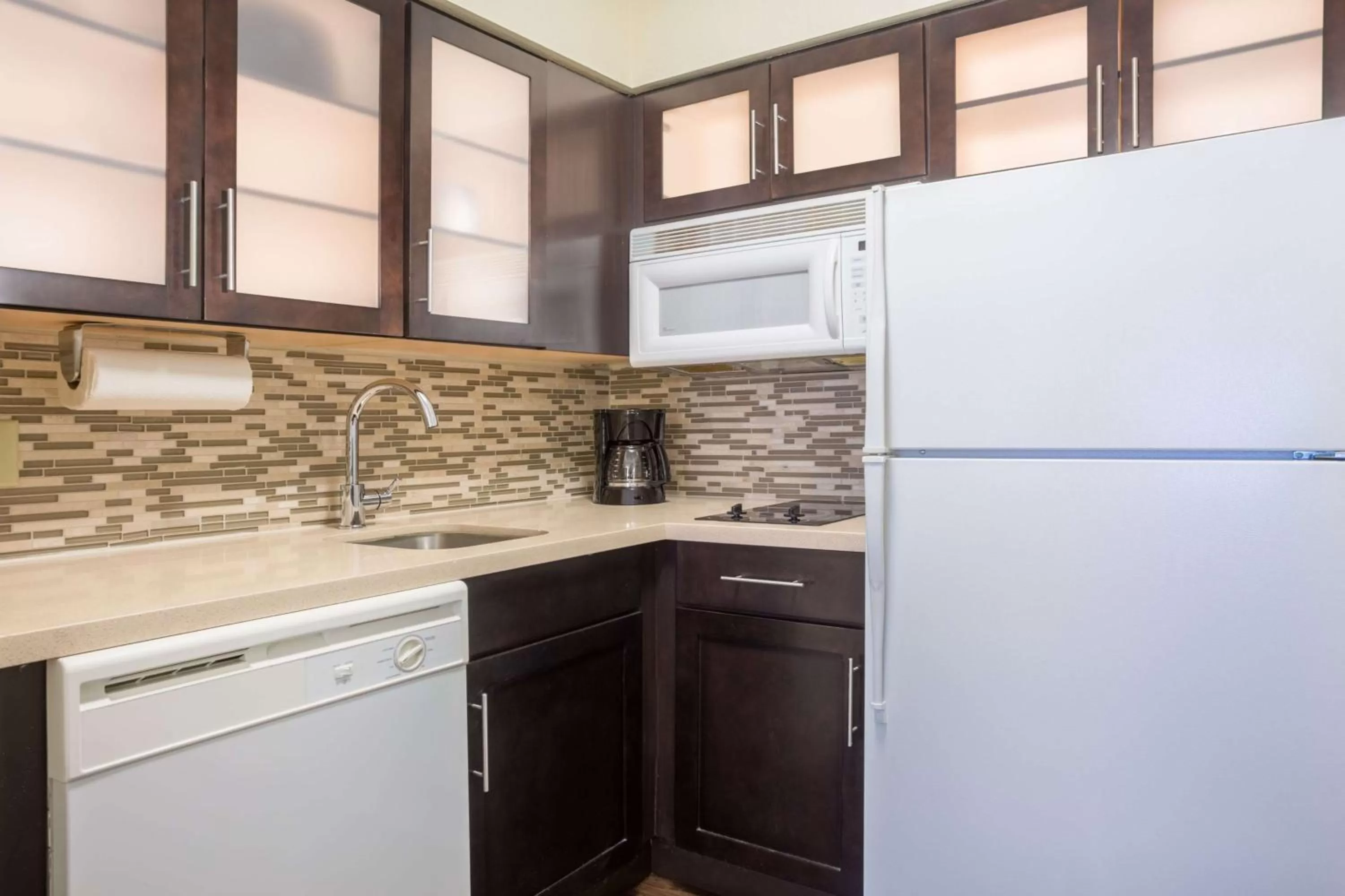 Kitchen or kitchenette in Sonesta ES Suites Atlanta Perimeter Center