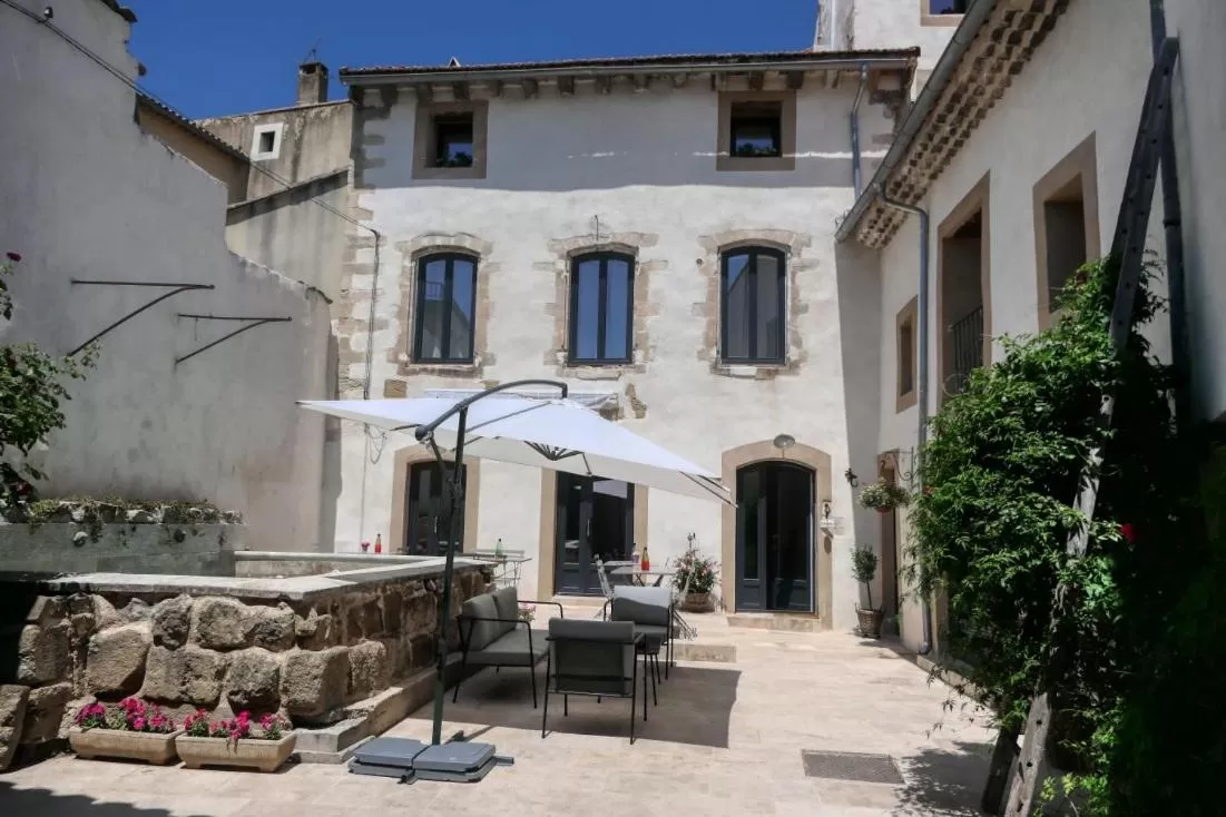 Property building in La Bastide