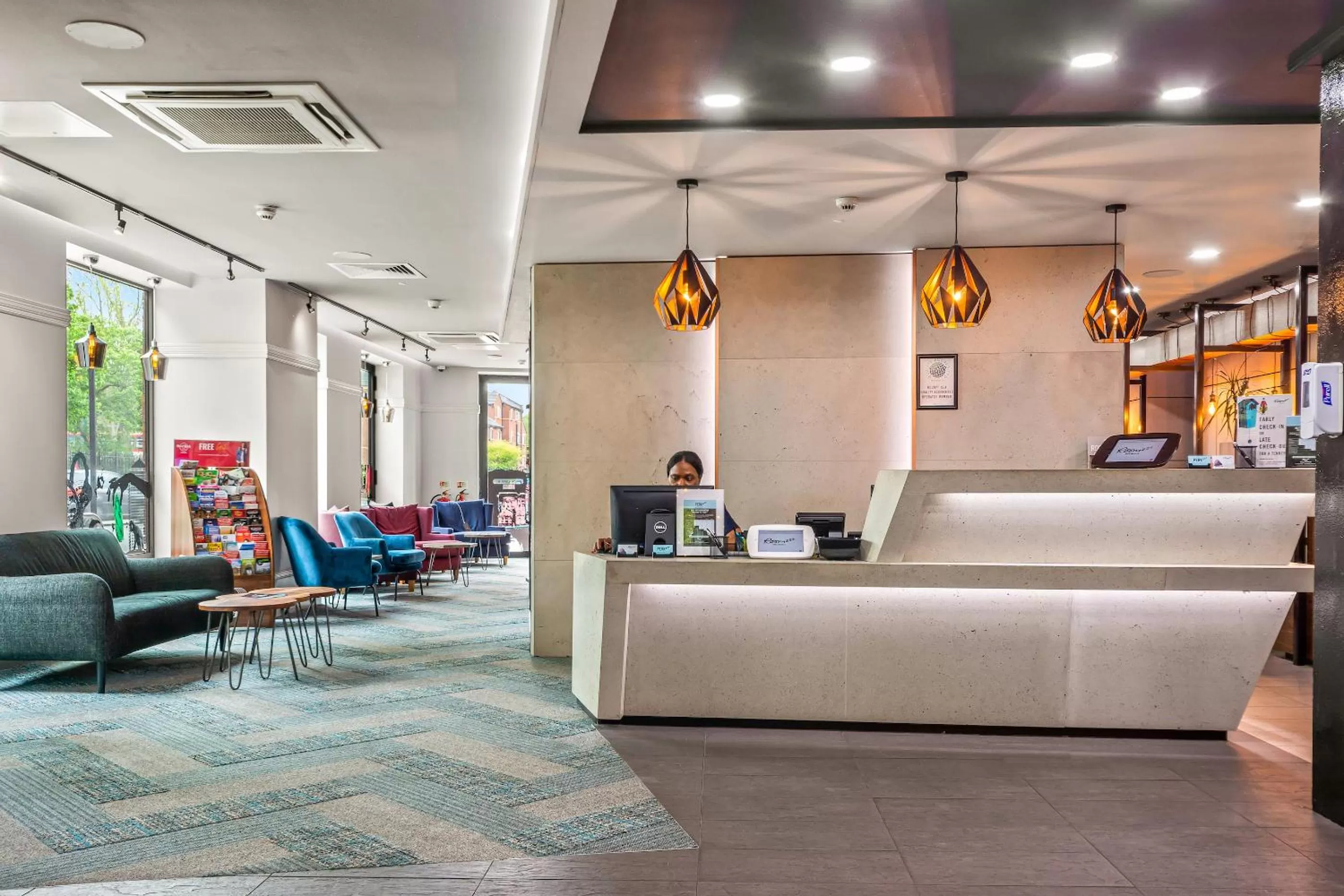 Lobby or reception in Roomzzz London Stratford