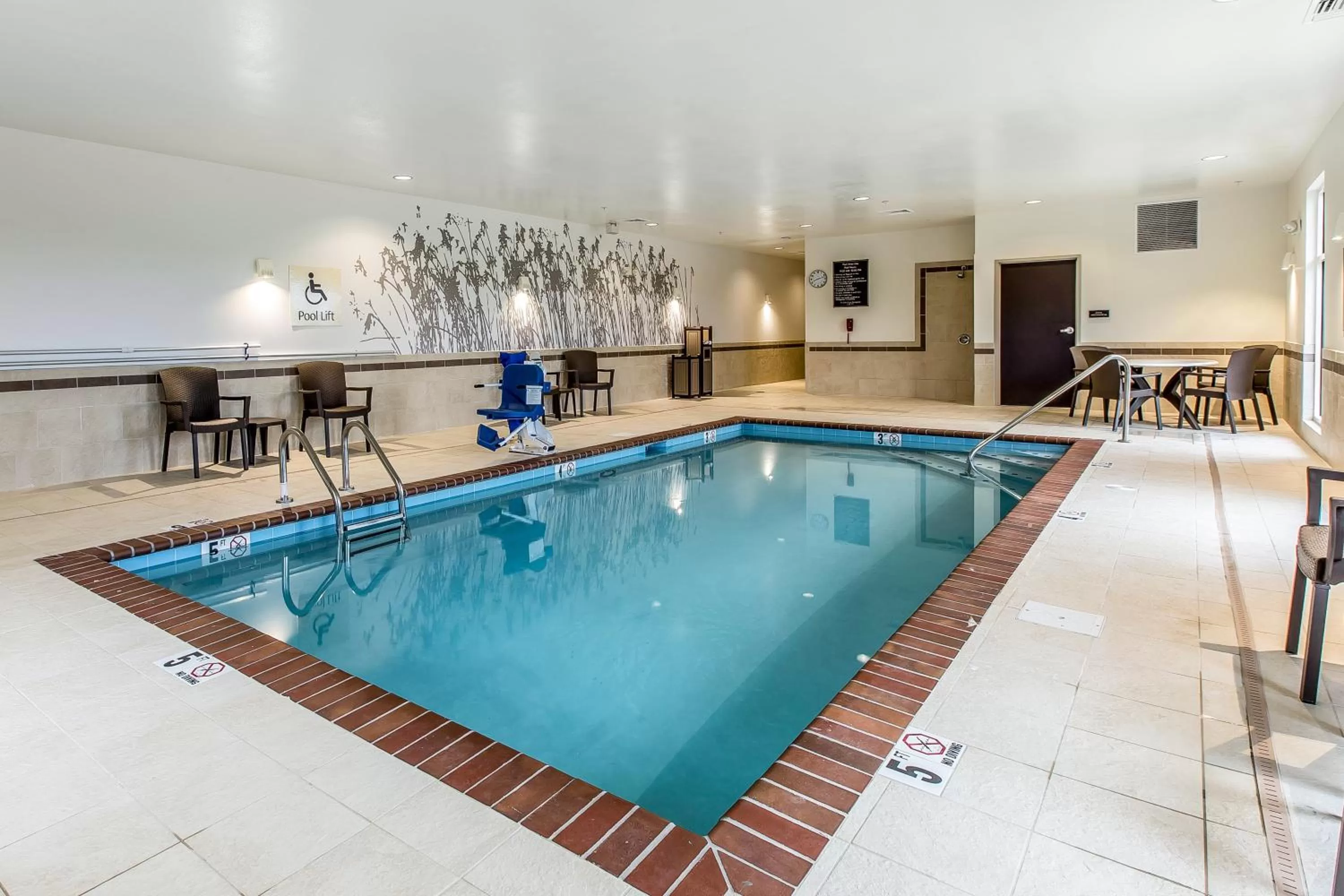 Swimming pool in Sleep Inn & Suites Jasper I-22