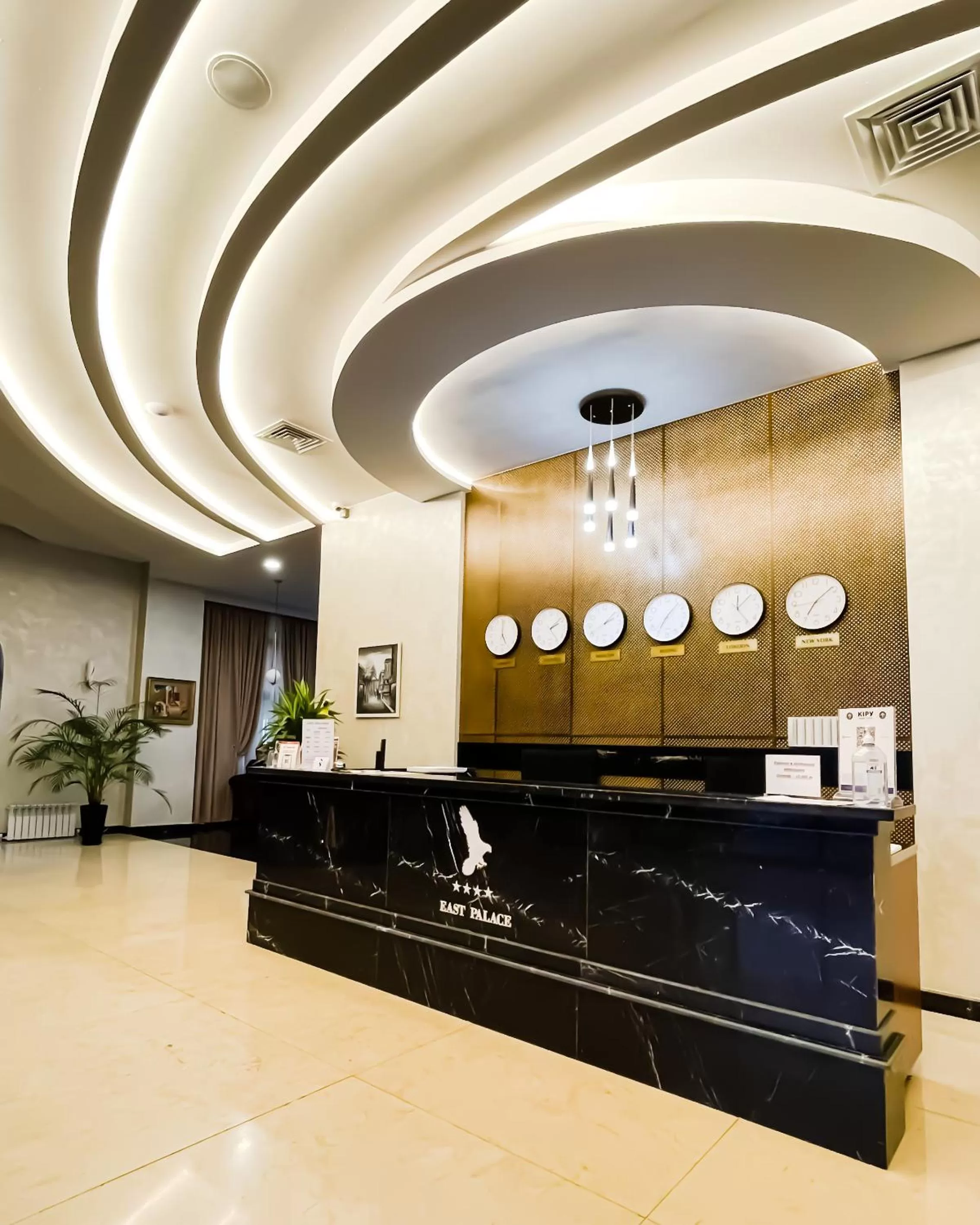 Lobby/Reception in East Palace Hotel