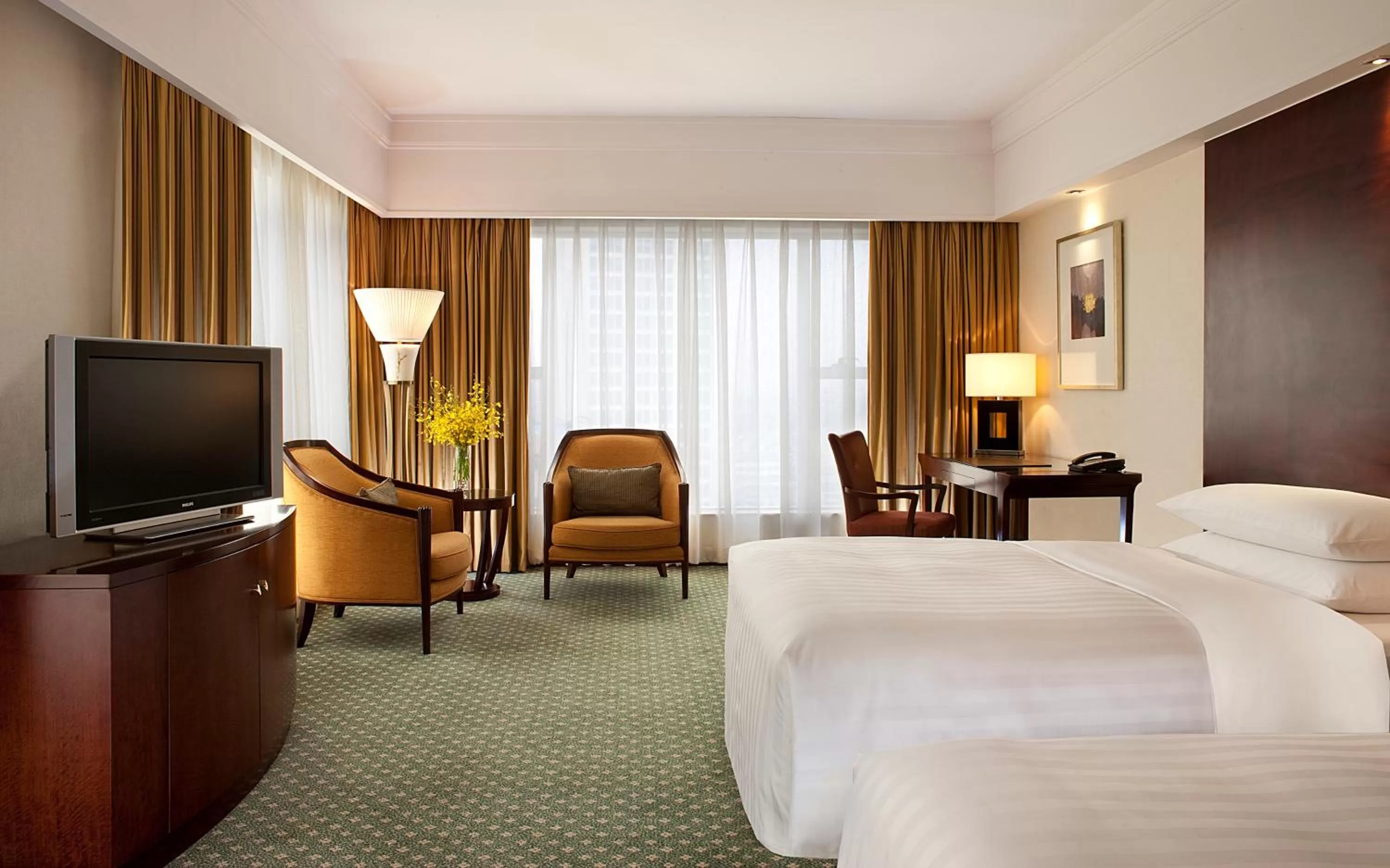 Photo of the whole room, Bed in Sheraton Ningbo Hotel