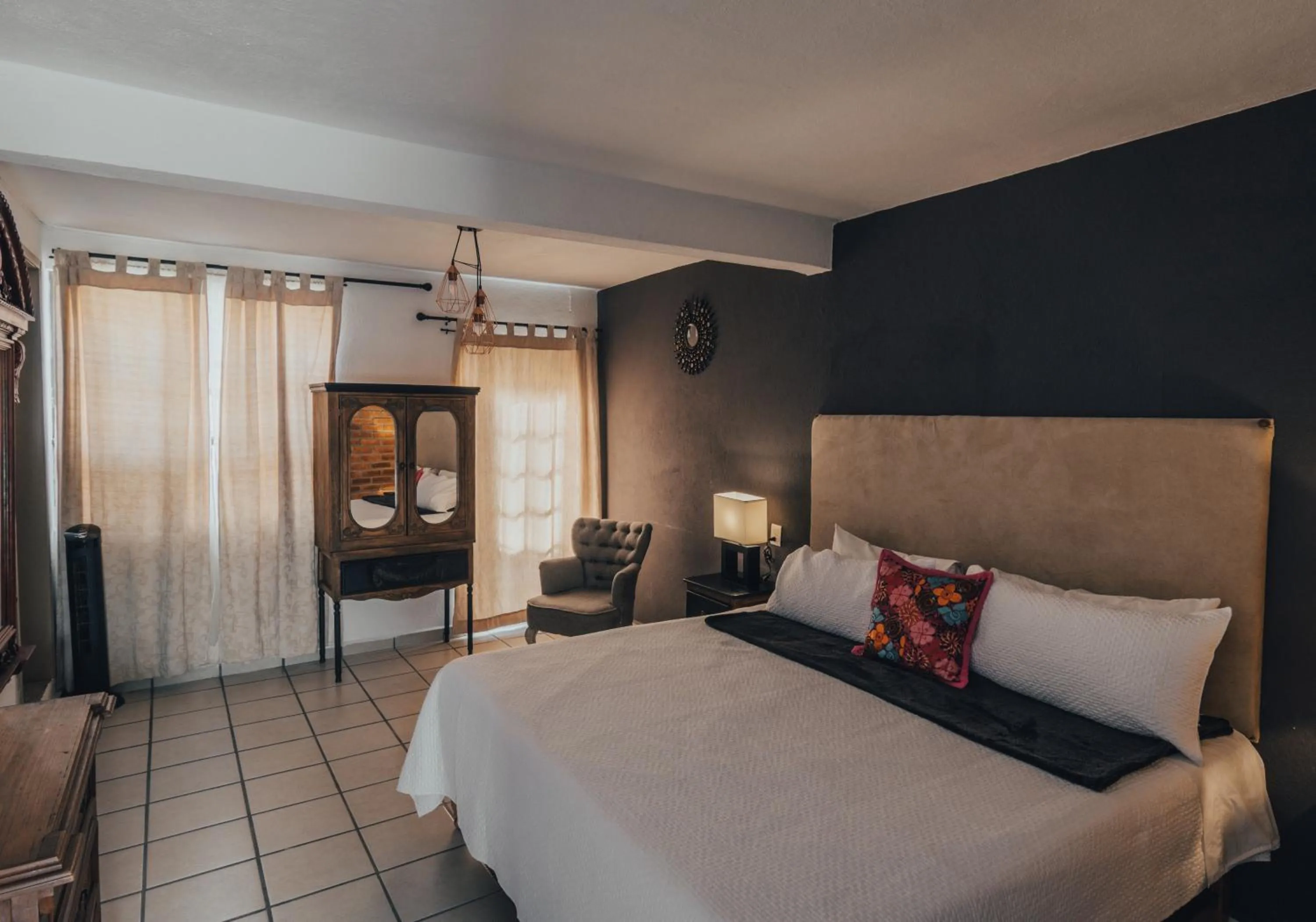 Photo of the whole room in Hotel Casa Santamaría