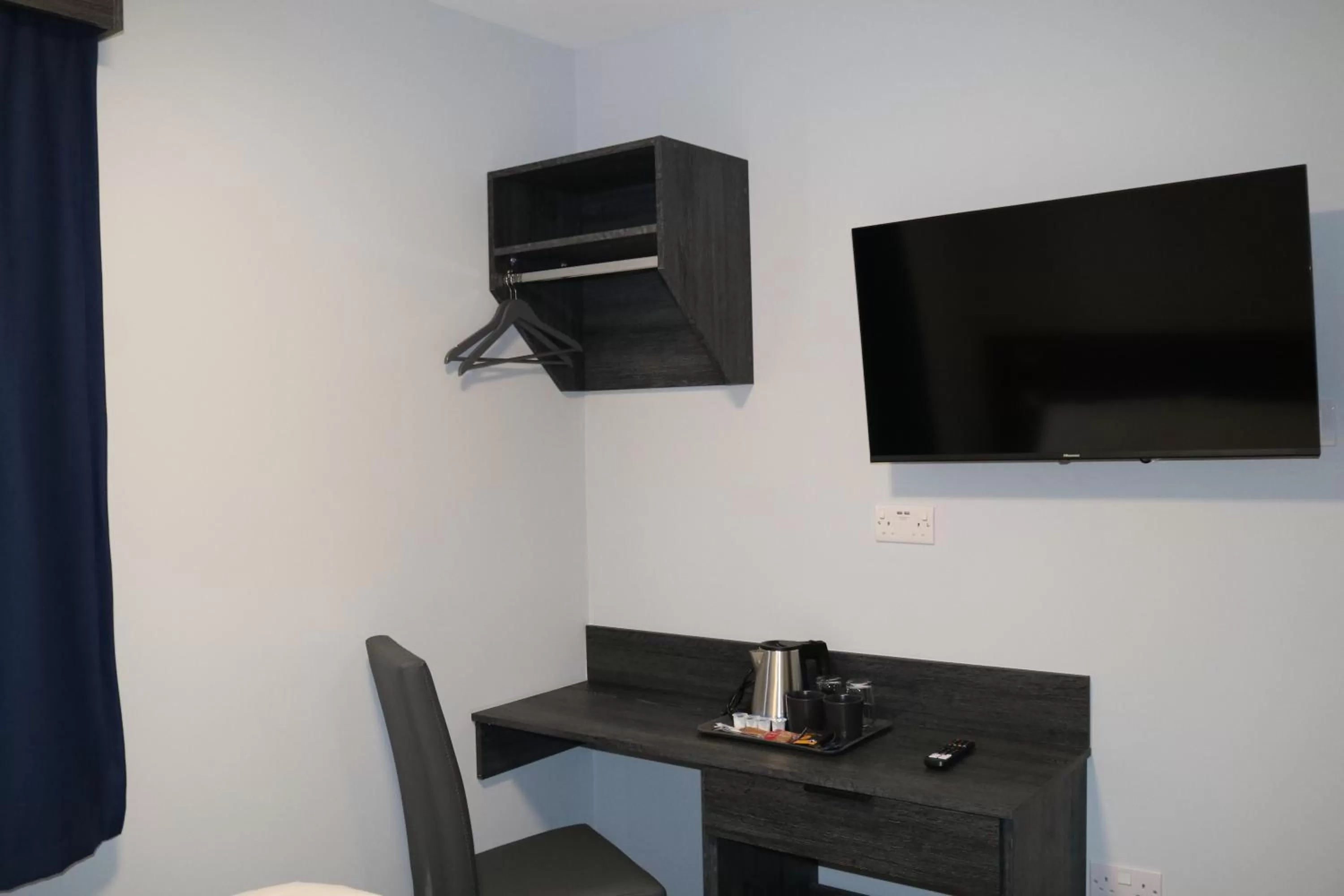 TV and multimedia in Blue Sapphire Hotel