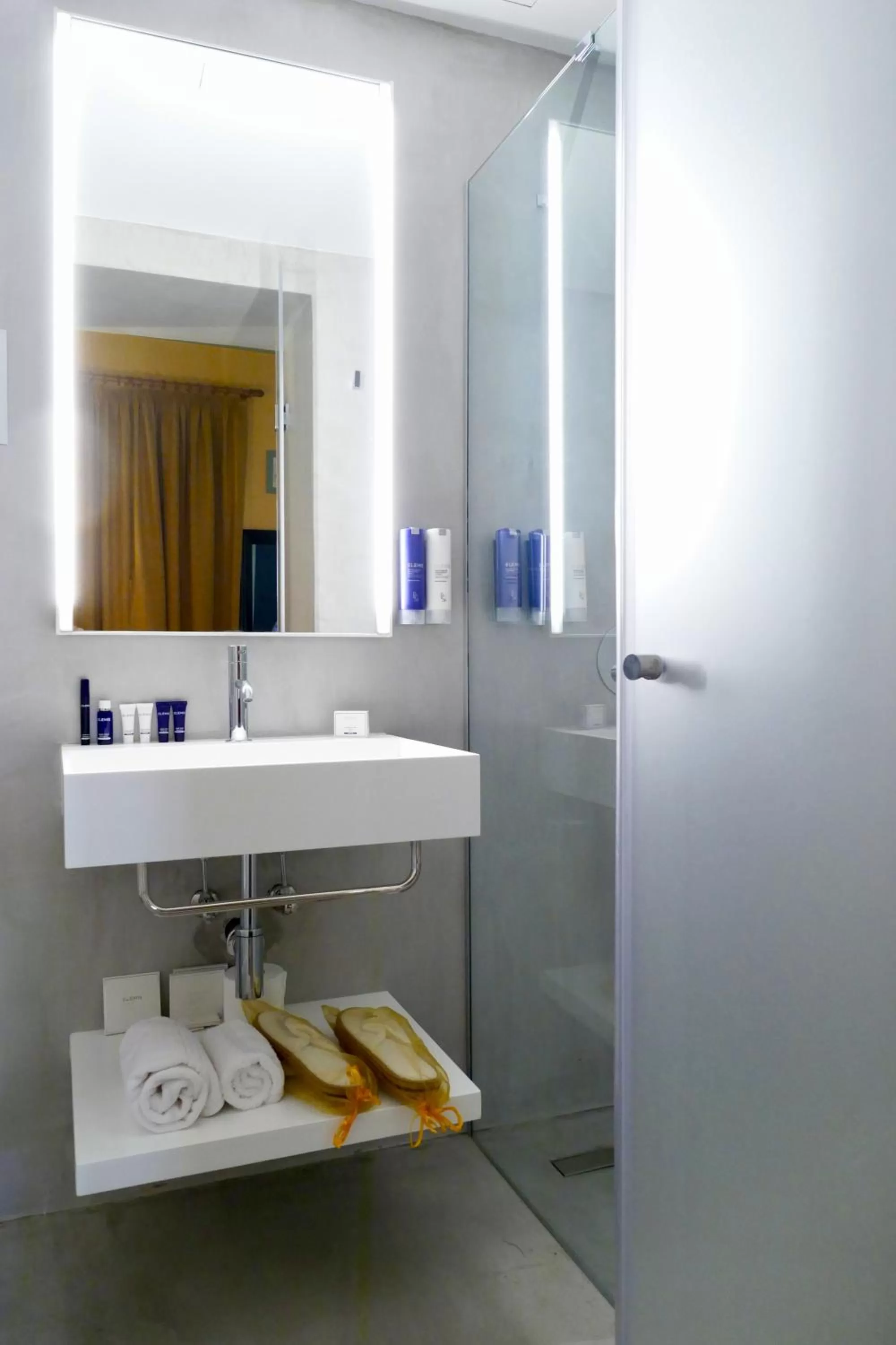 Bathroom in Madama Residence