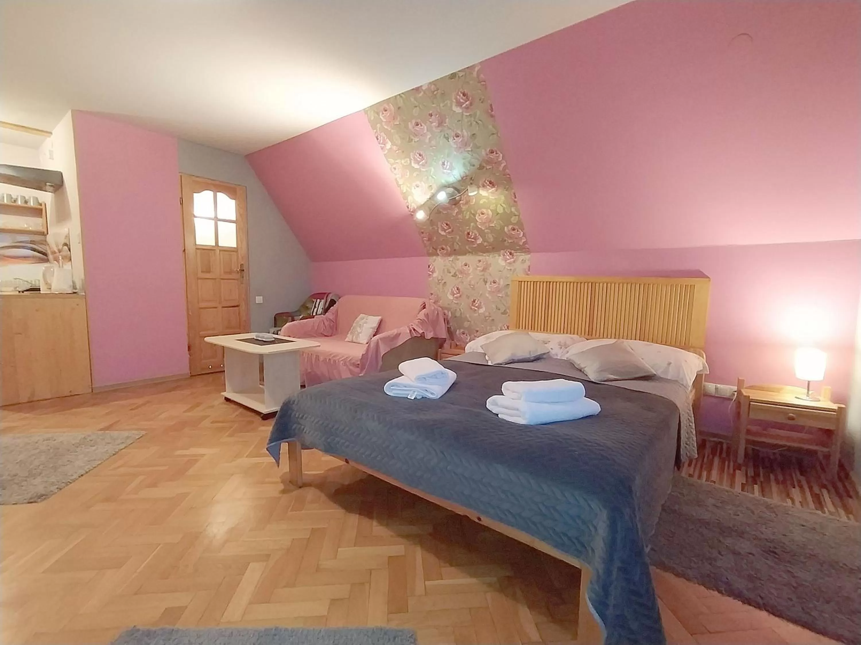 Bed in Willa Mozaika