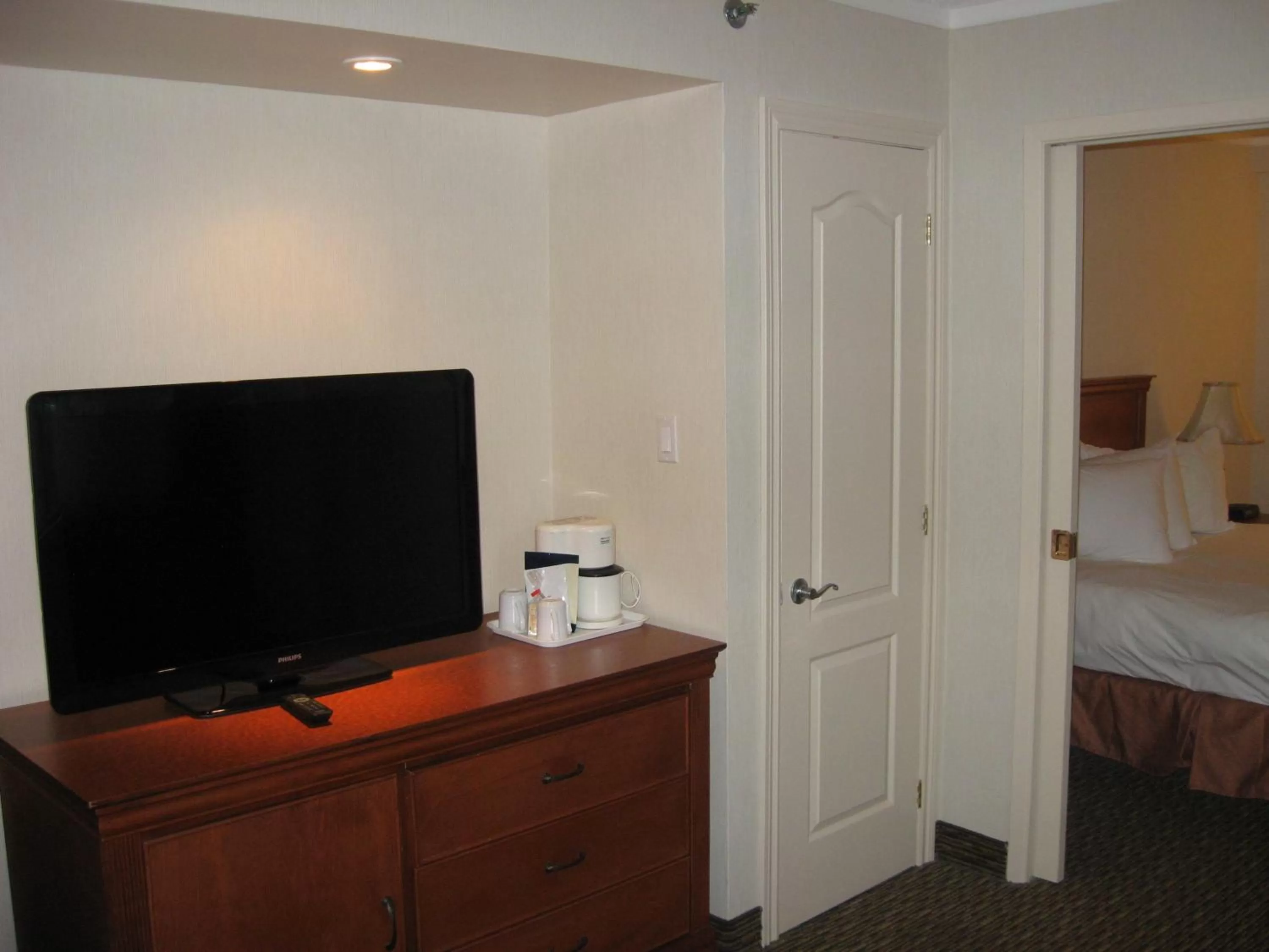 TV and multimedia, Bed in Hotel Chrome Montreal Centre-Ville