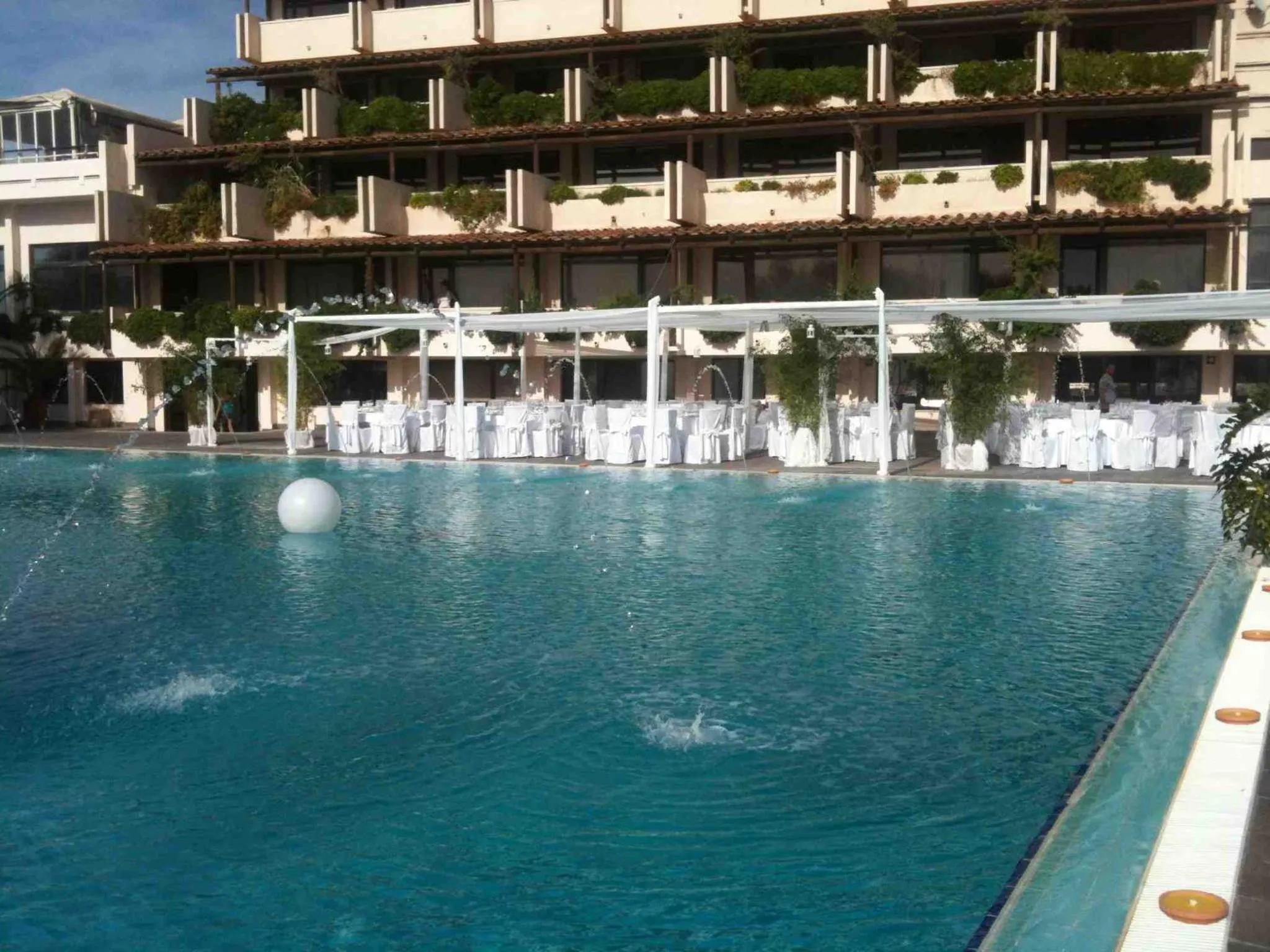 Swimming pool in Puntaquattroventi