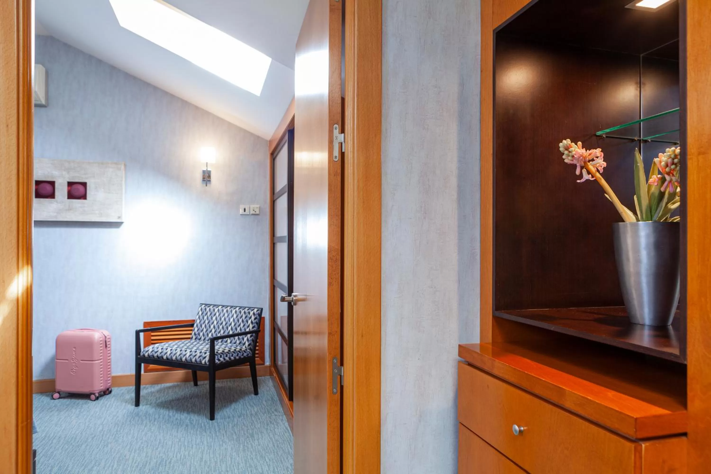 Photo of the whole room in Hotel Macià Alfaros