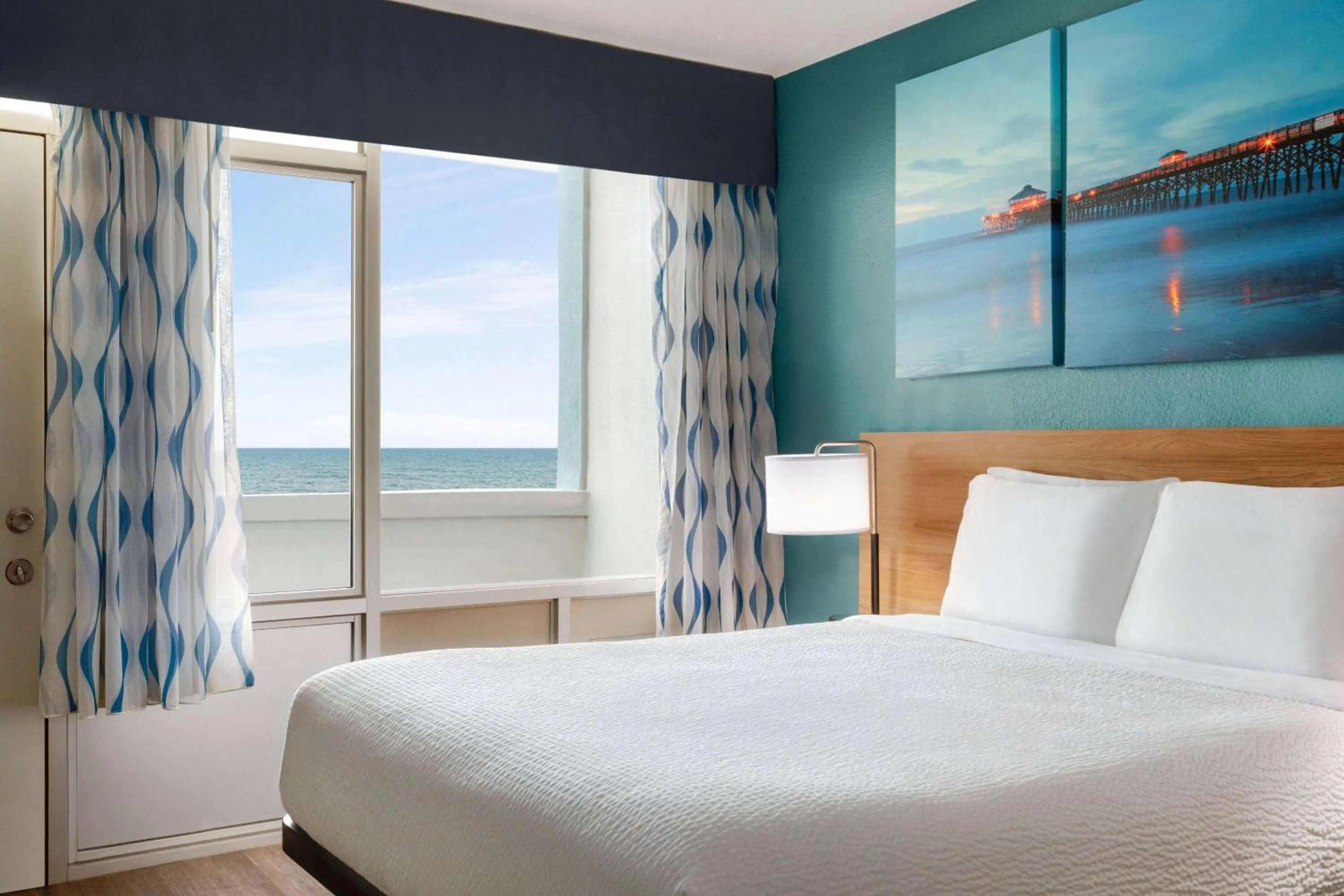 Photo of the whole room, Bed in Days Inn by Wyndham Myrtle Beach-Beach Front