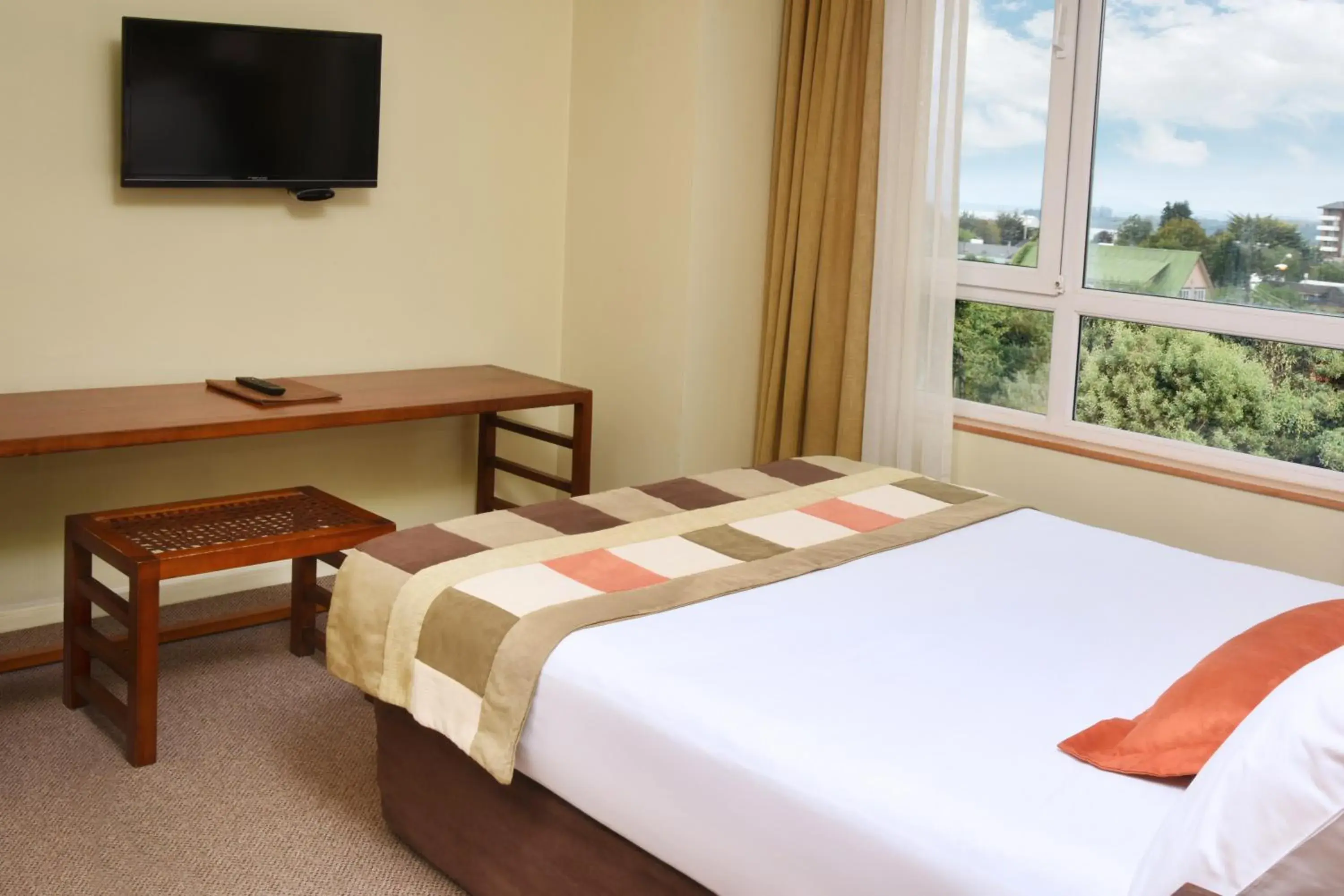 Standard Queen Room in Solace Hotel Puerto Varas Standard Queen Room in Solace Hotel Puerto Varas