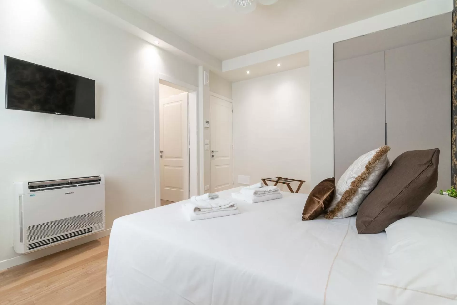 TV and multimedia, Bed in Hotel Grifoni