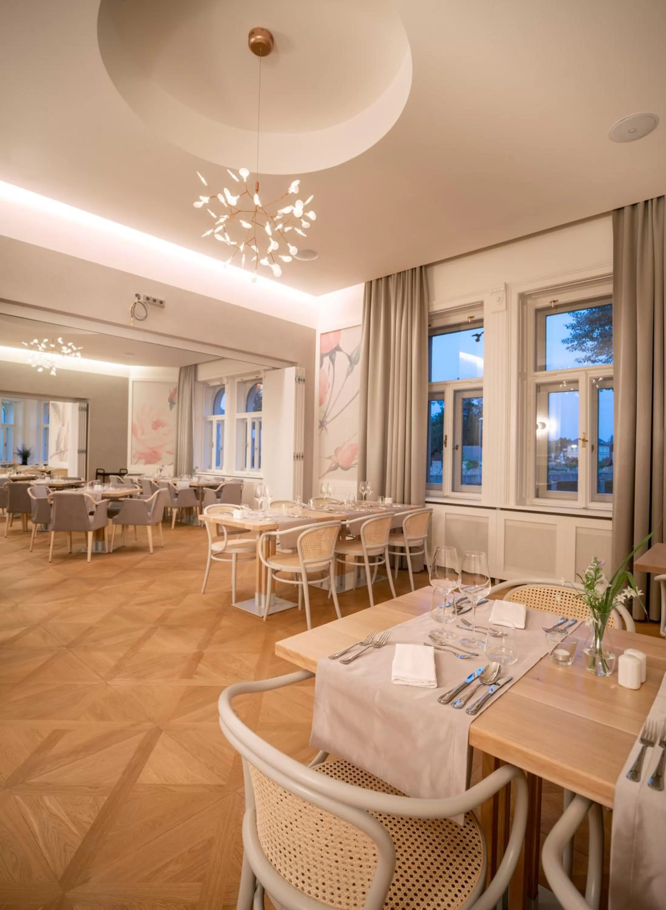 Restaurant/places to eat in Villa Rosenaw