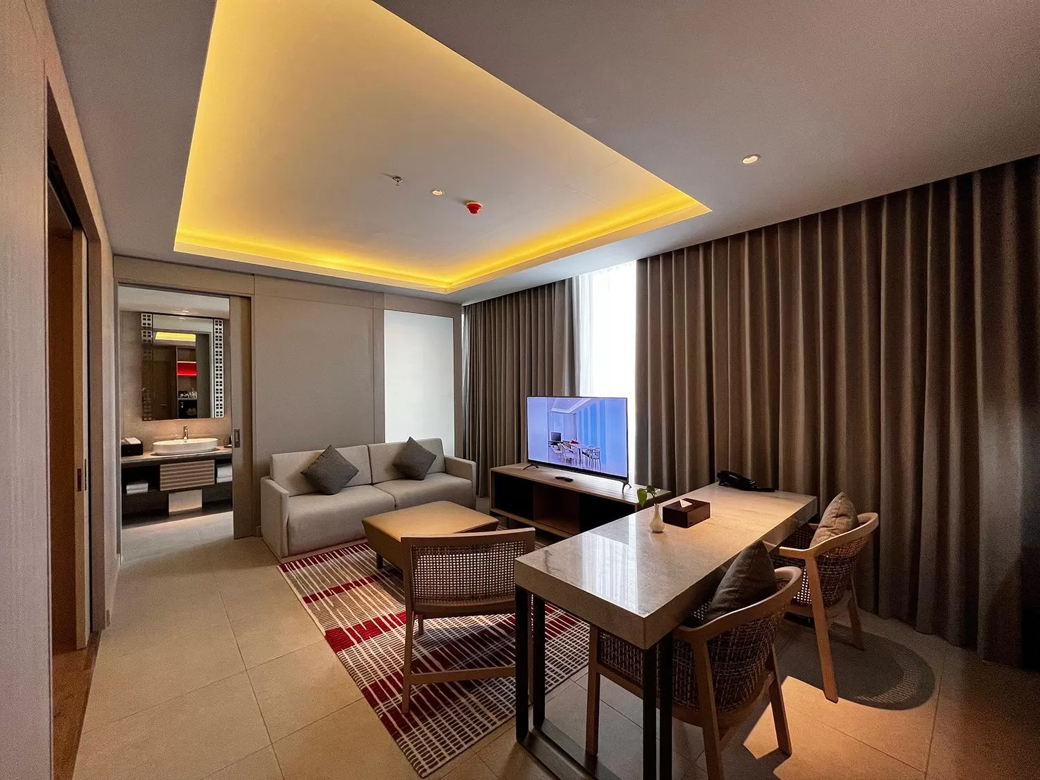 TV and multimedia in Ra Suites Simatupang