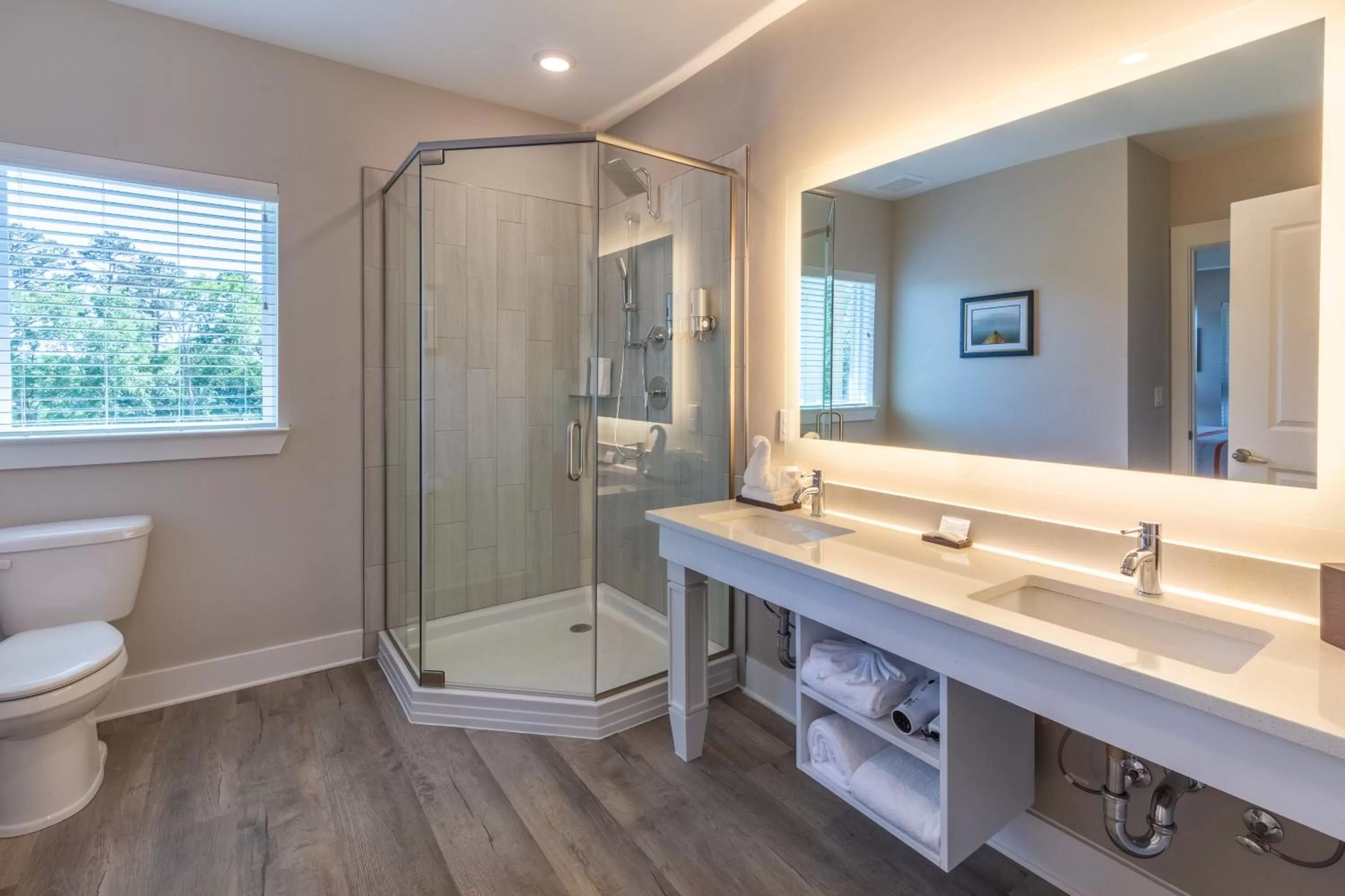 Bathroom in Lakeside Lodge Clemson
