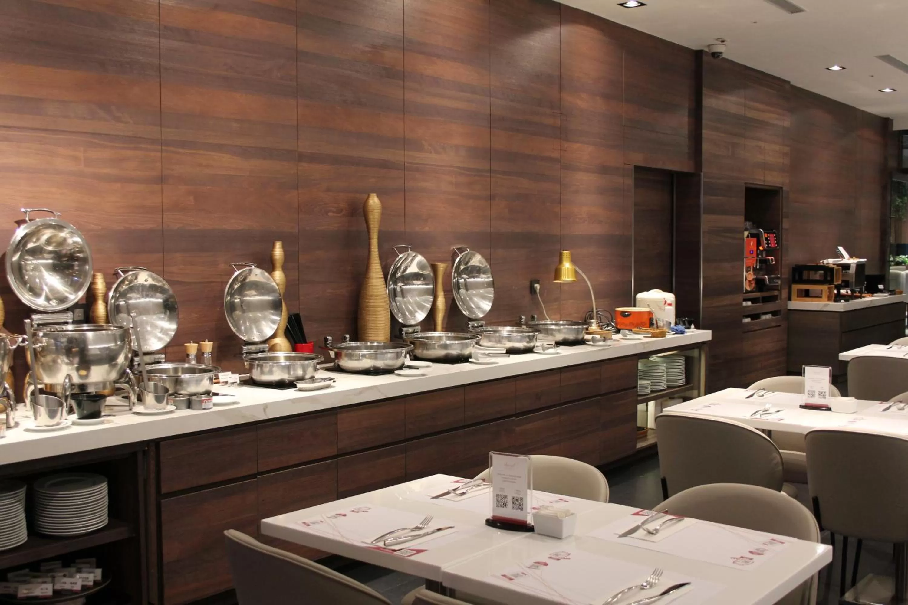 Restaurant/places to eat in WESTGATE Hotel