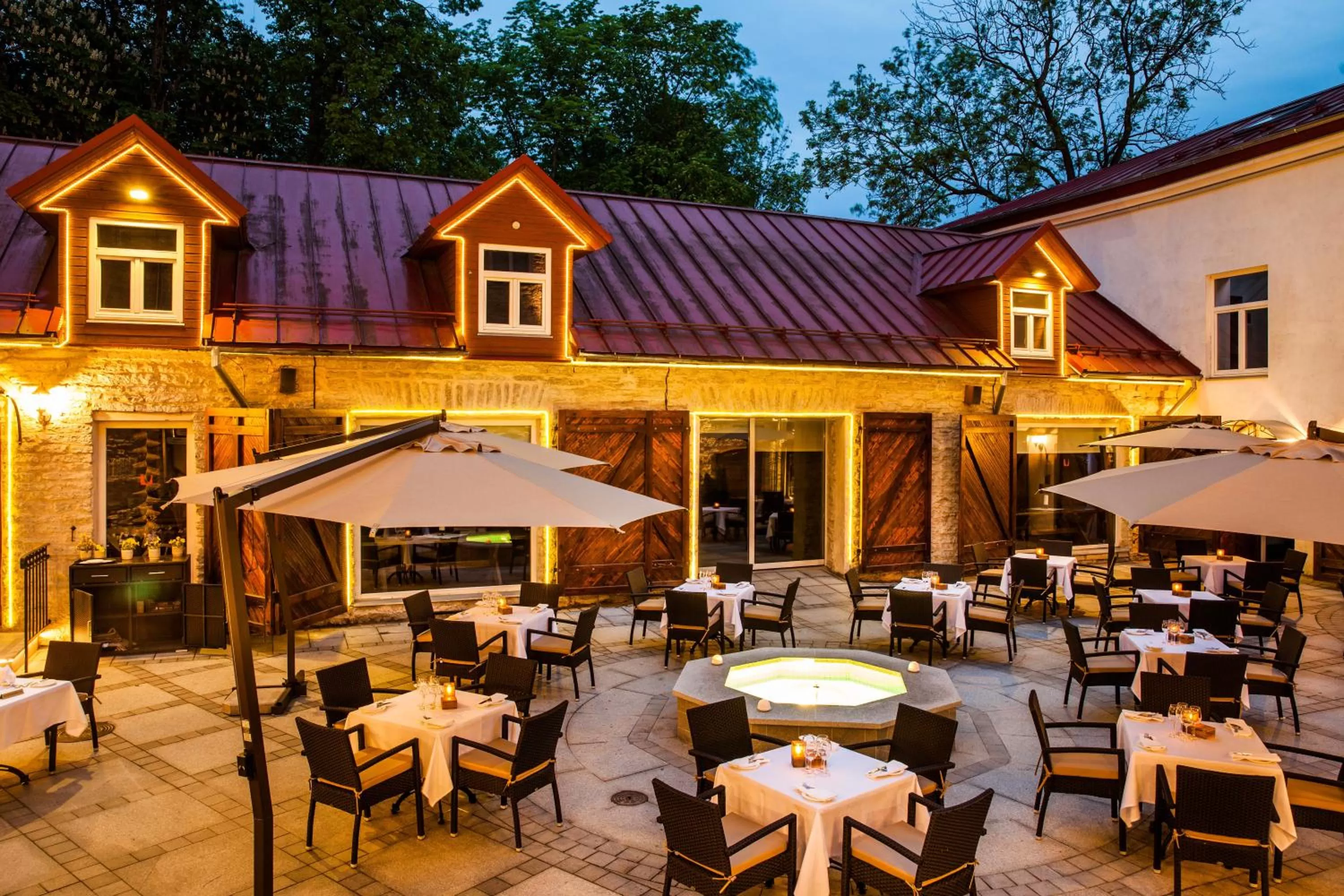 Restaurant/places to eat in The von Stackelberg Hotel Tallinn