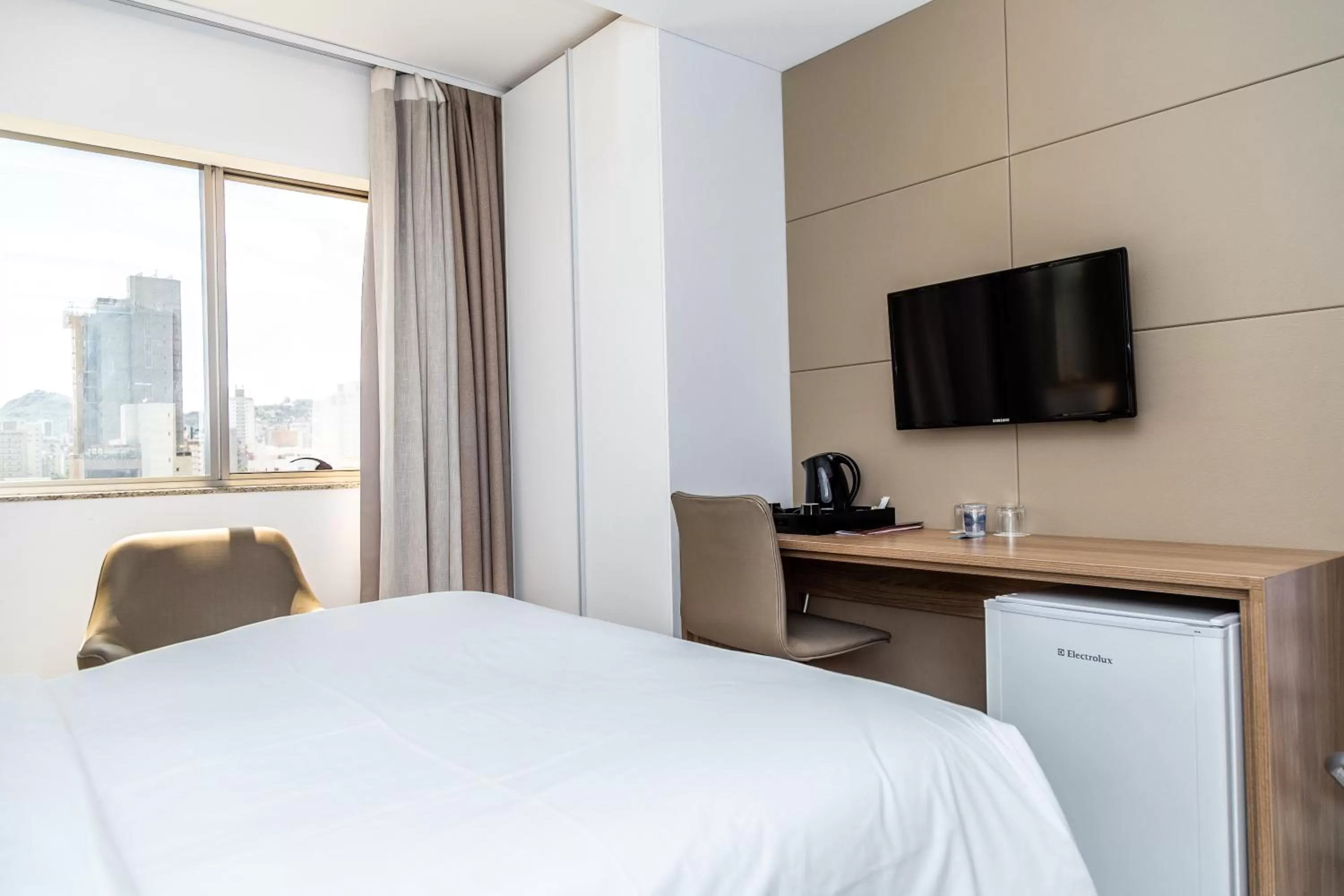 Photo of the whole room, Bed in Hilton Garden Inn Belo Horizonte Lourdes