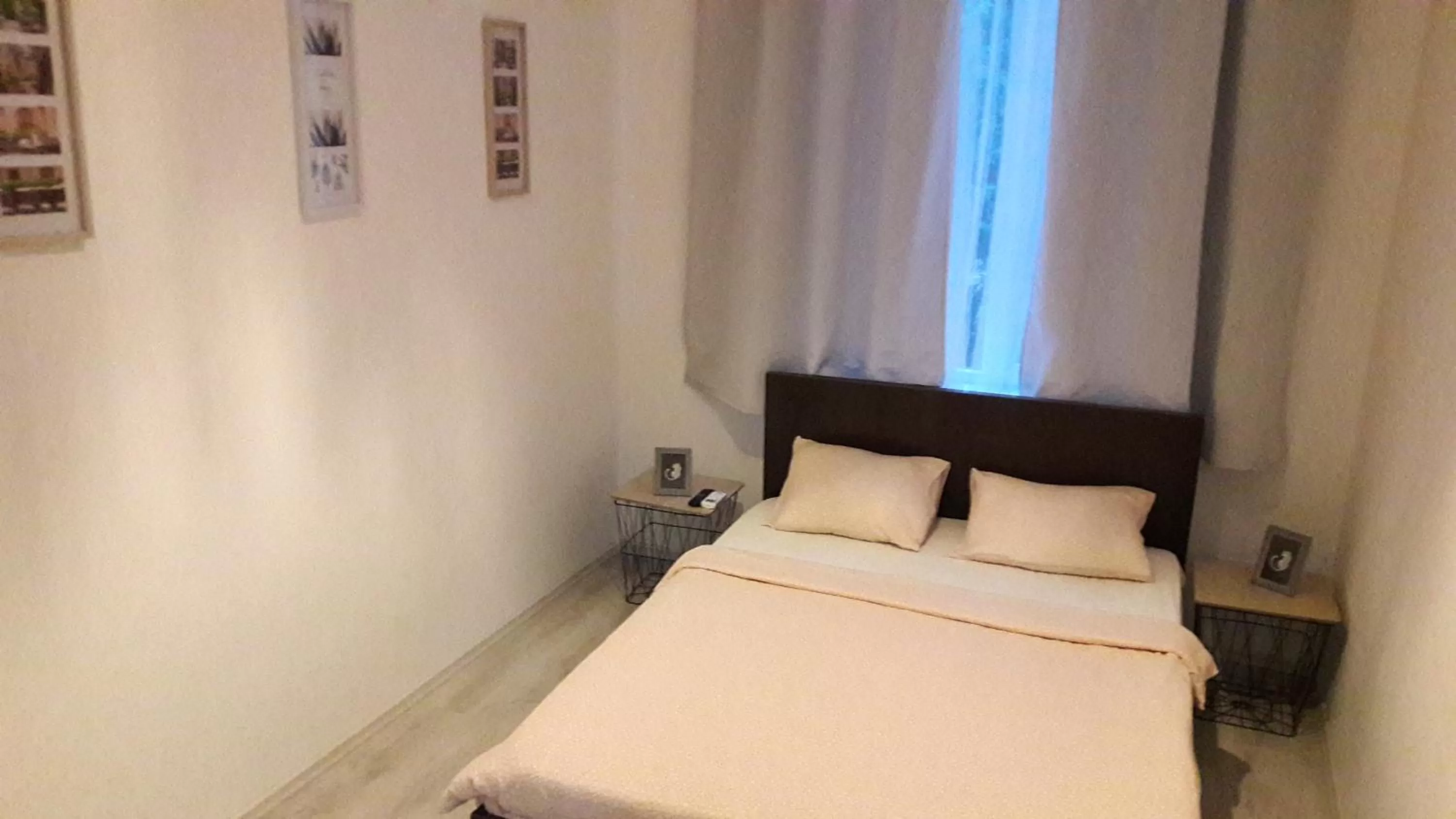 Bed in The Floor Piata Unirii