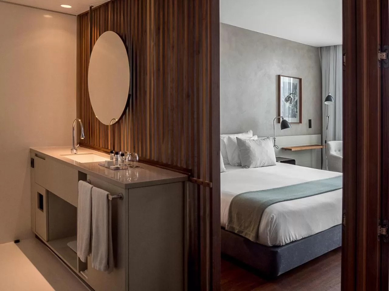 Toilet, Bed in Lux Lisboa Park