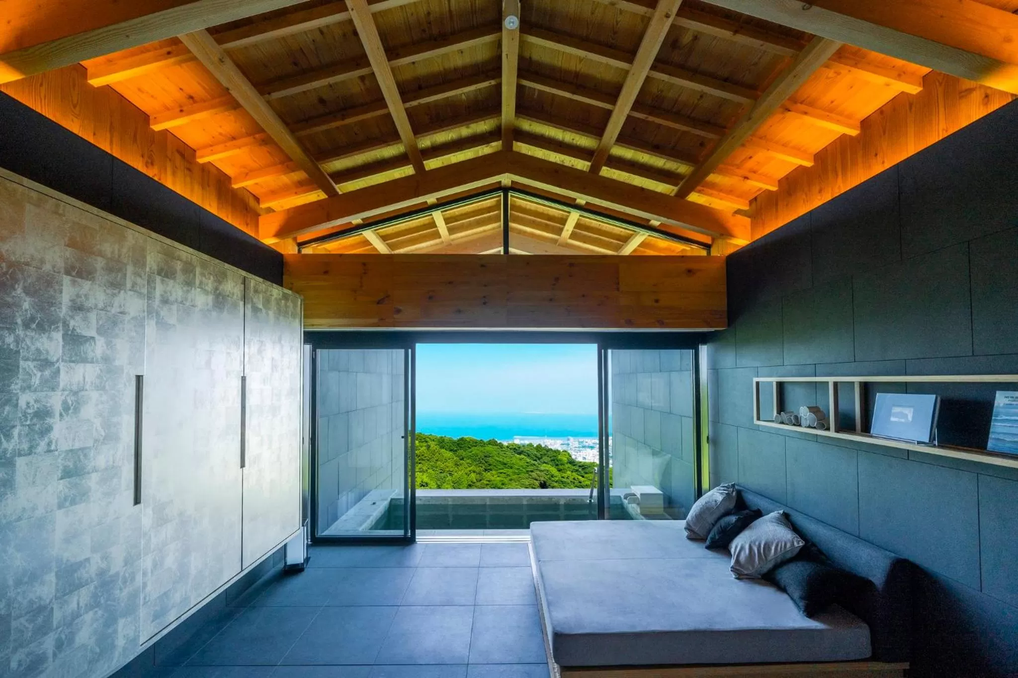 Lobby or reception, Bed in ANA InterContinental Beppu Resort & Spa by IHG