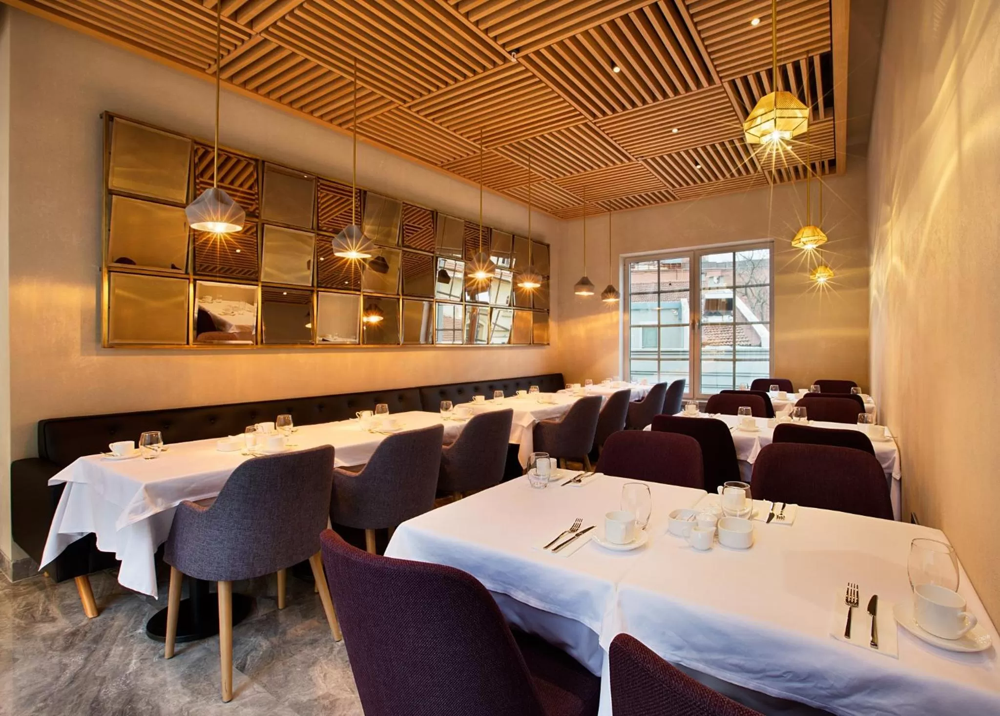 Restaurant/places to eat in Fer Hotel