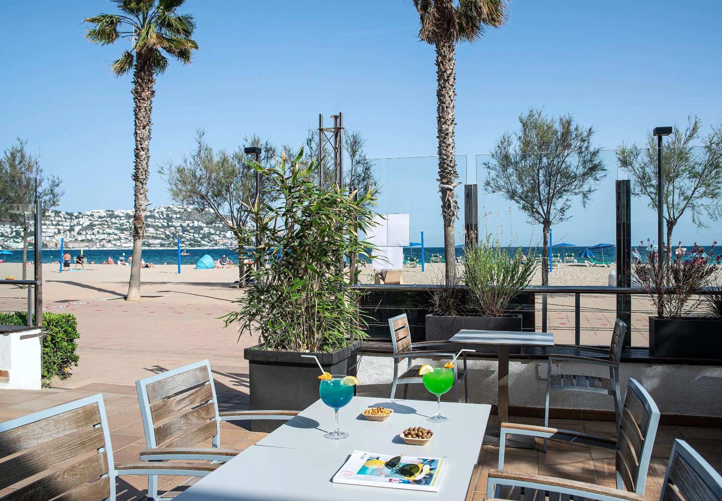 Patio in Hotel Monterrey Roses by Pierre & Vacances