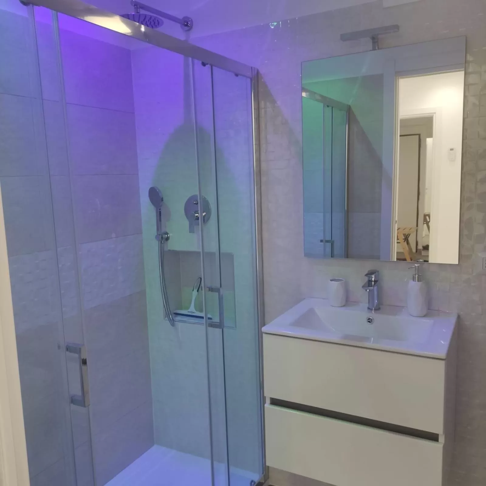 Bathroom in Due Cuori Suite con vasca idromassaggi