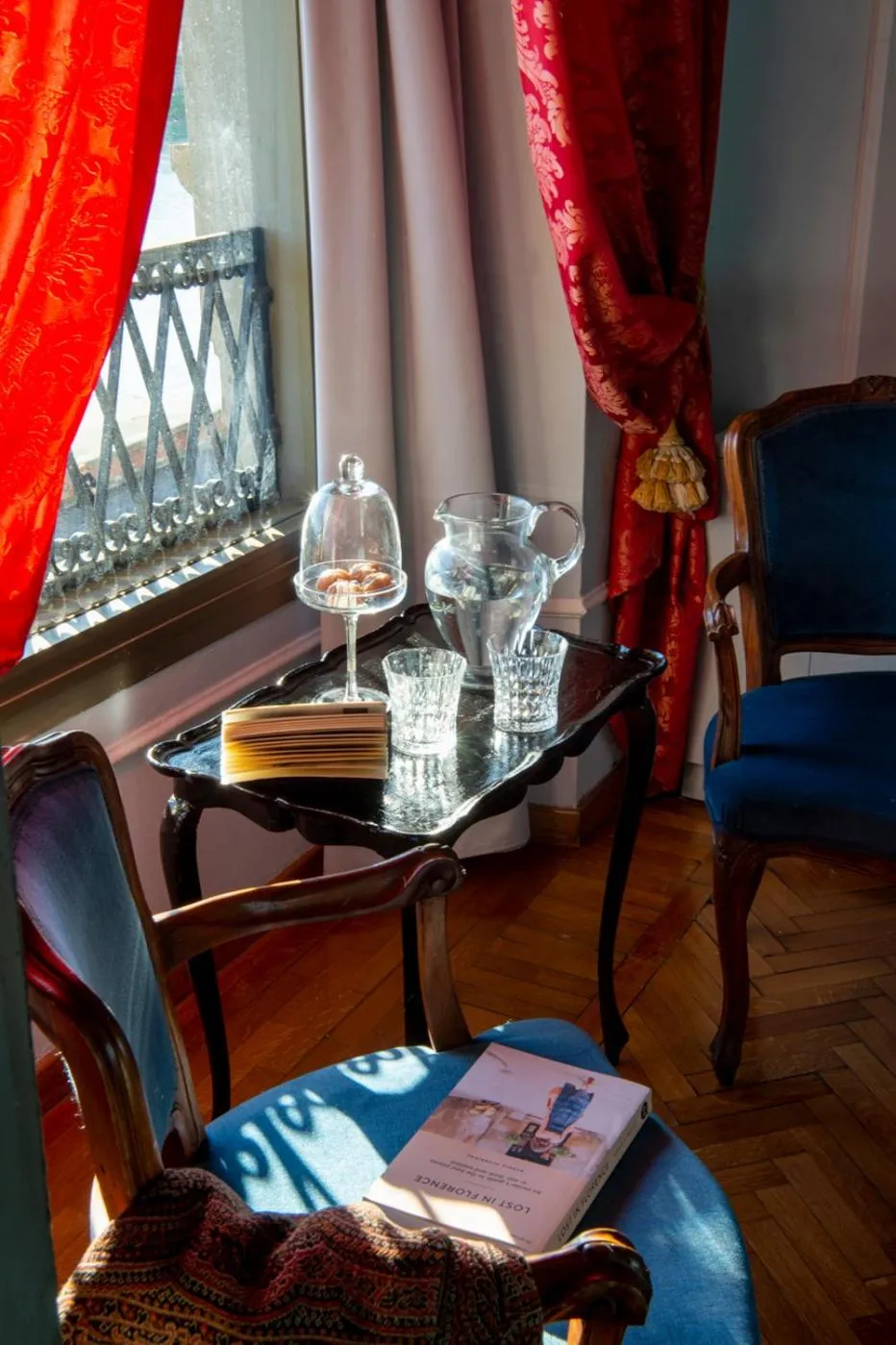 Library in Hotel Principe