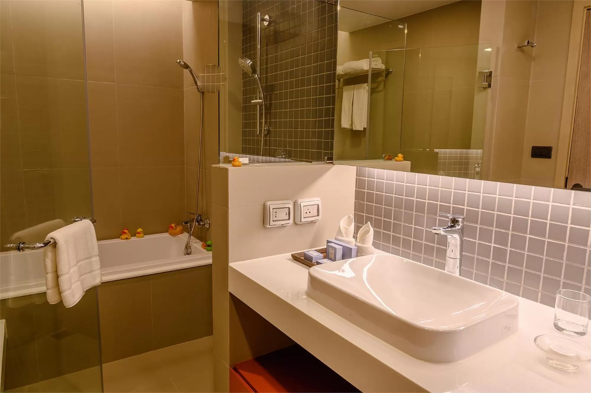 Toilet in Oakwood Residence Sukhumvit Thonglor Bangkok