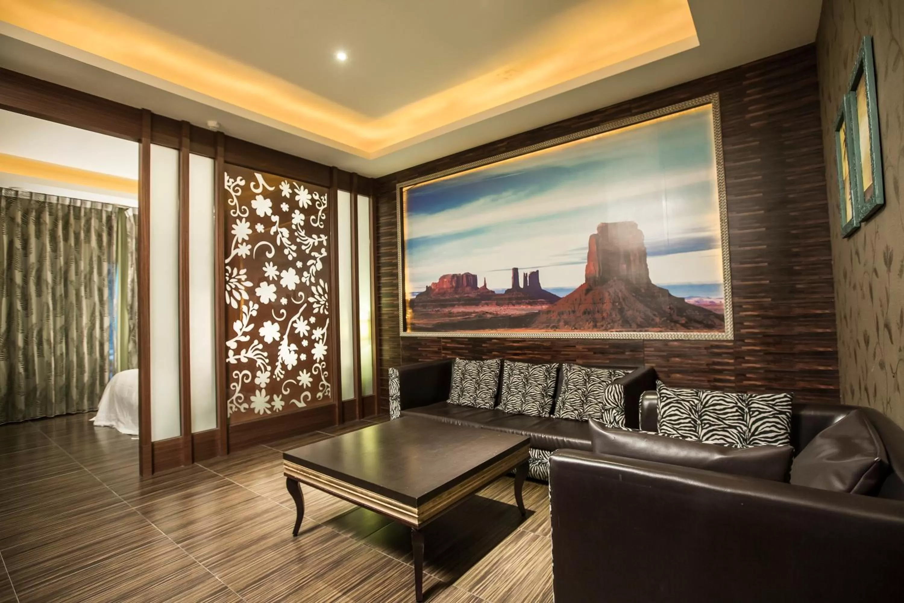 Living room in Moon Area Motel