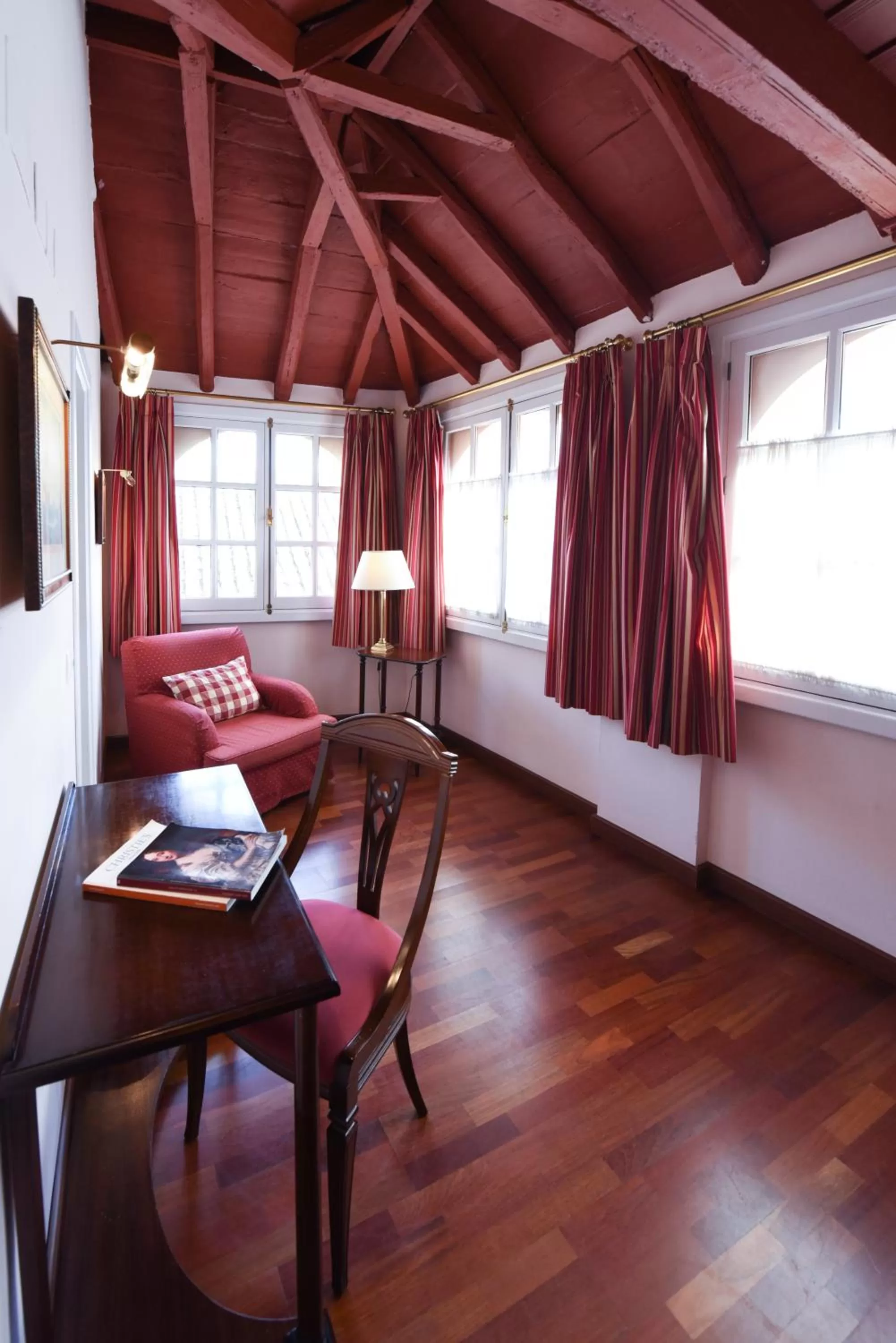 Seating area in Hotel Las Casas de la Judería