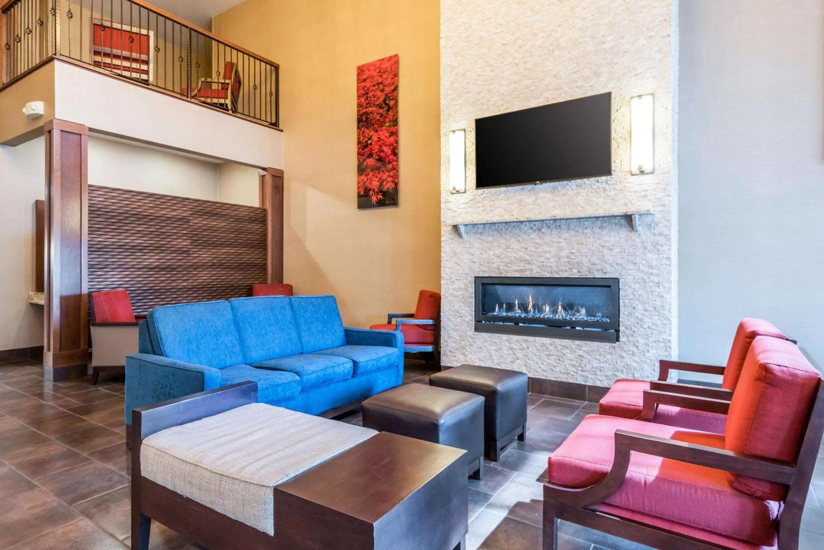 Lobby or reception in Comfort Suites Yakima