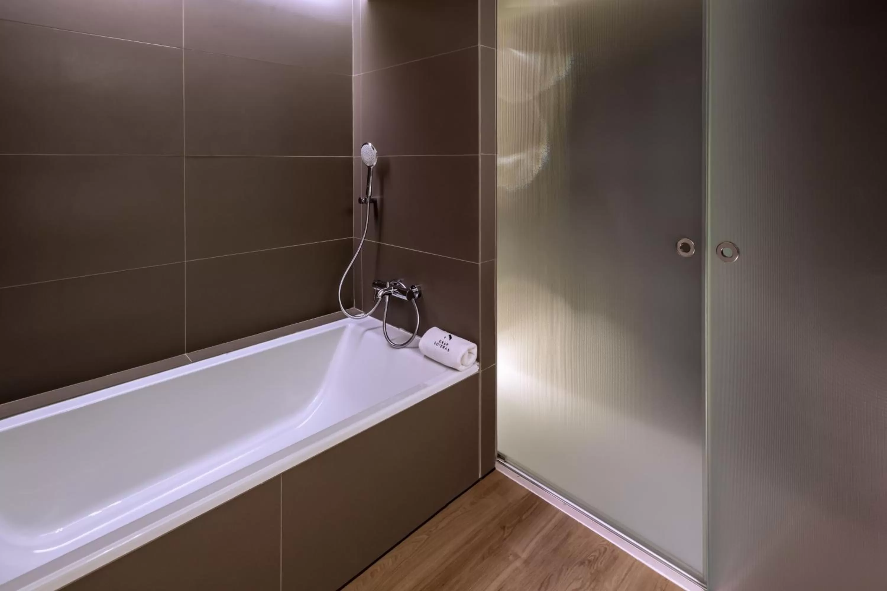 Shower in Hotel Playafels