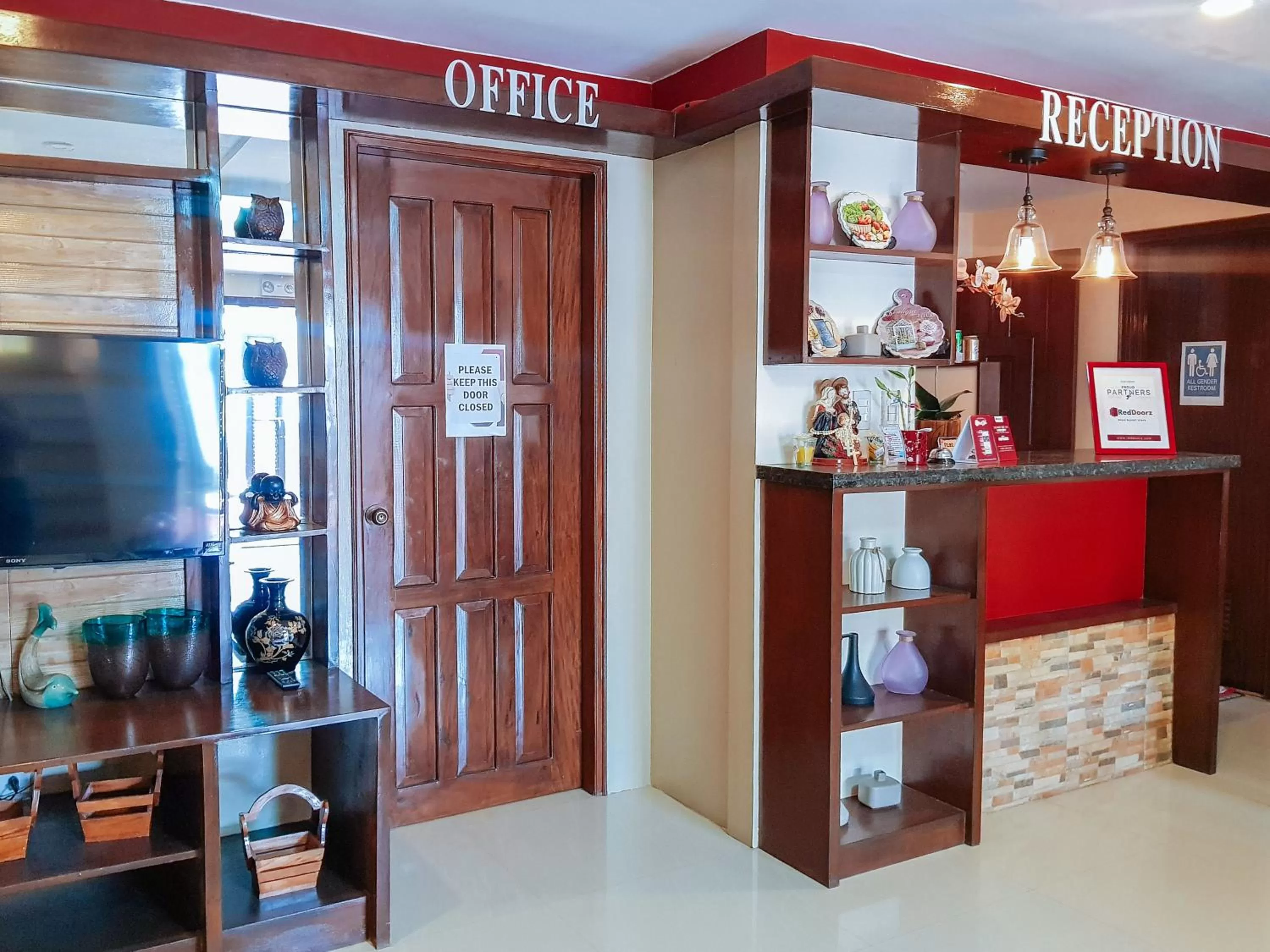 Property building in RedDoorz @ Caimito Drive Dampas