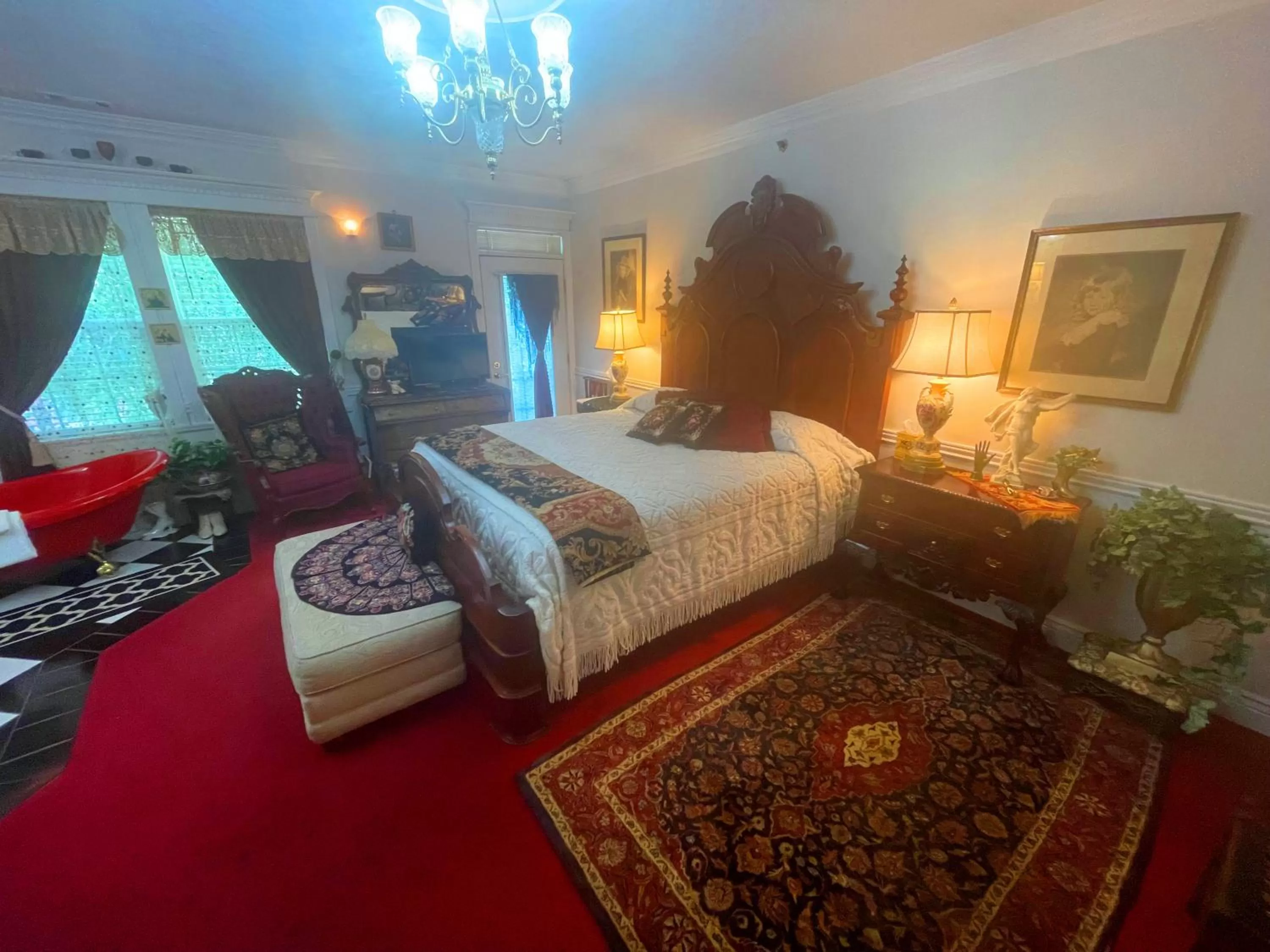 Bedroom in Big Yellow Inn