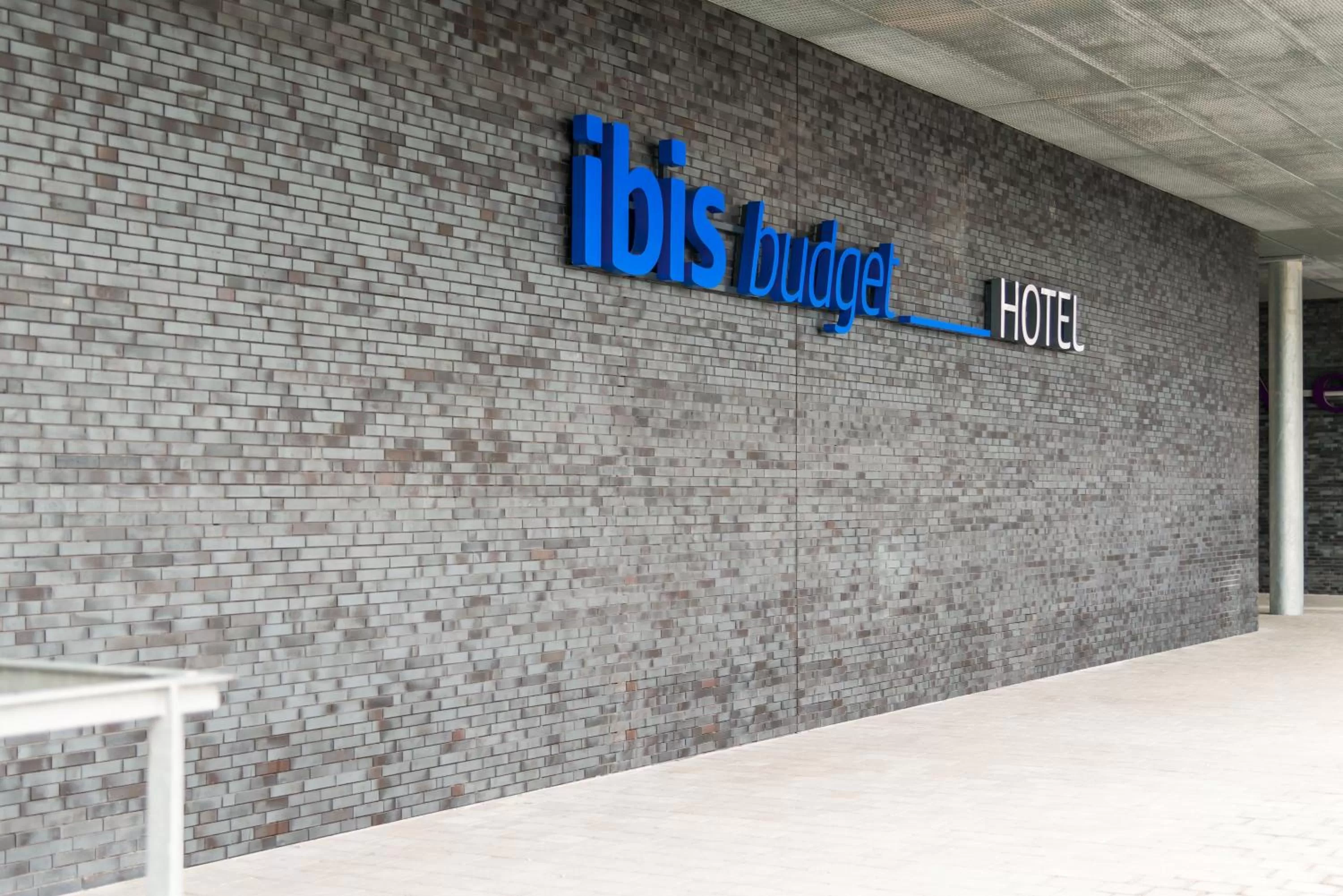 Property logo or sign in ibis budget Blankenberge