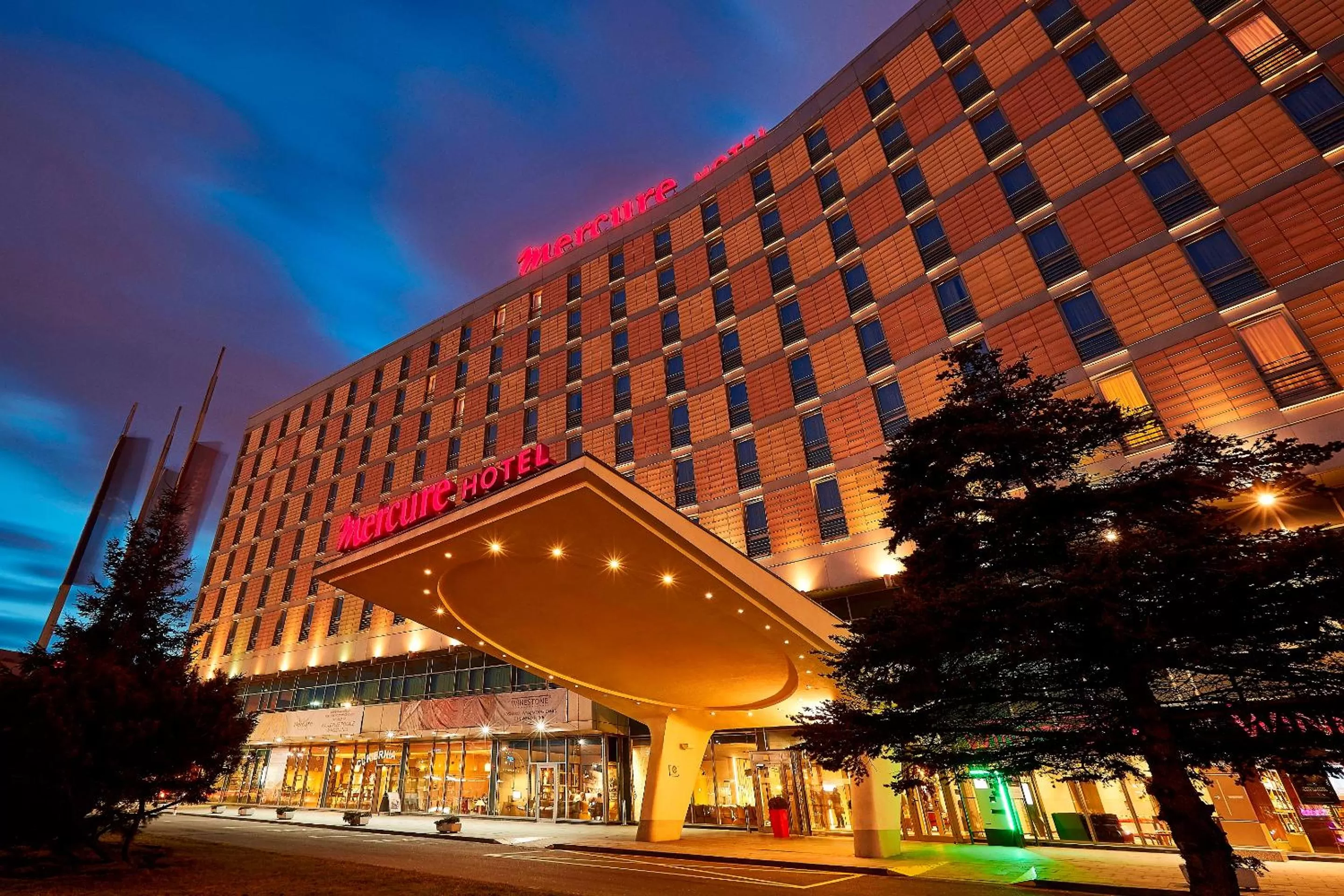 Property building in Hotel Mercure Poznań Centrum