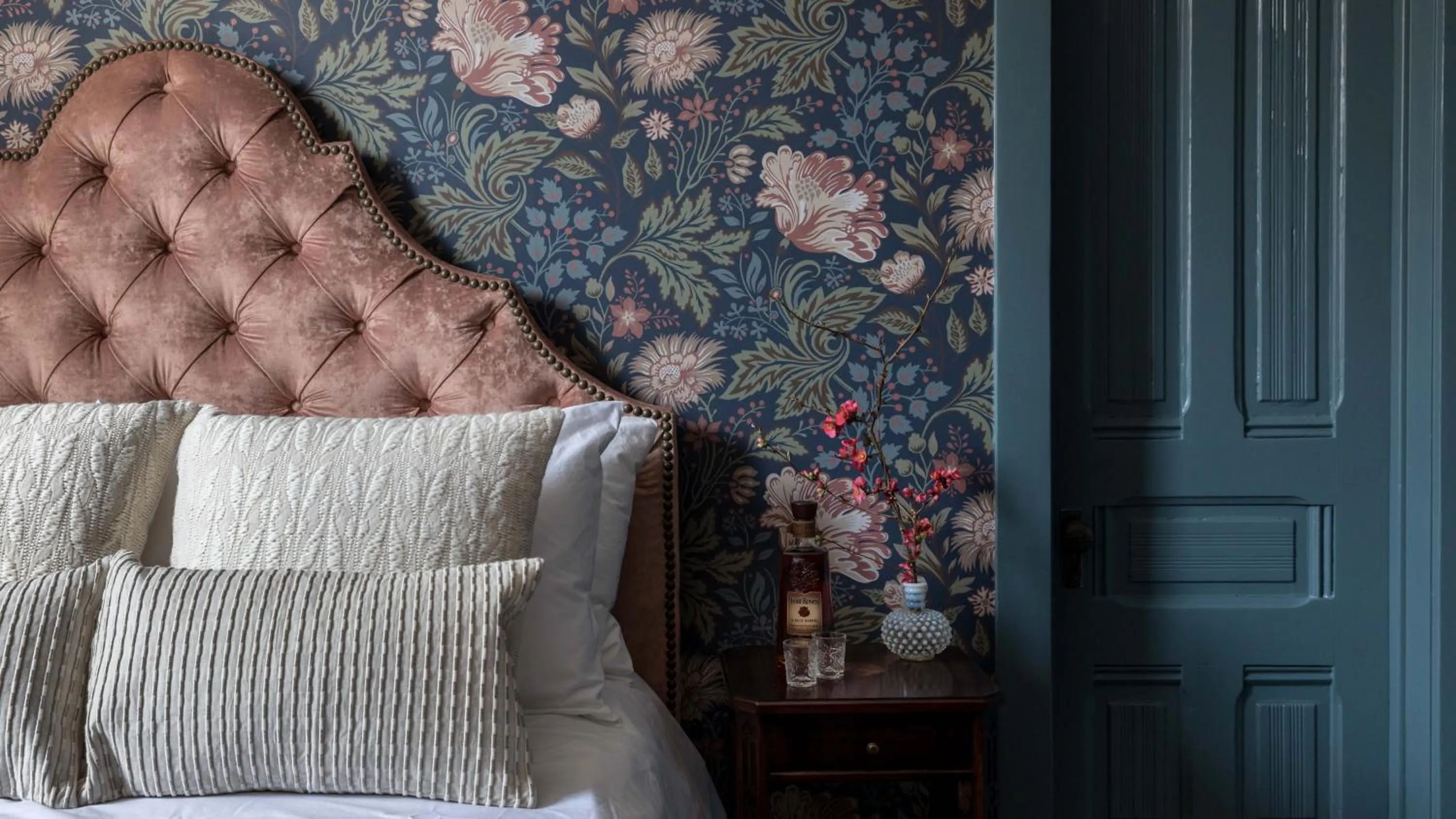 Bed in National Exchange Hotel