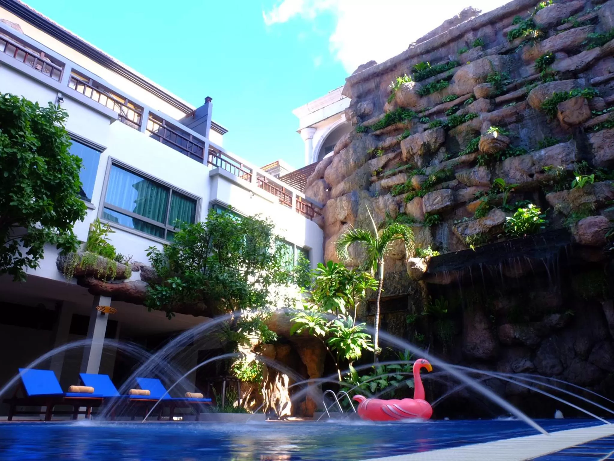 Swimming pool in The Agate Pattaya Boutique Resort